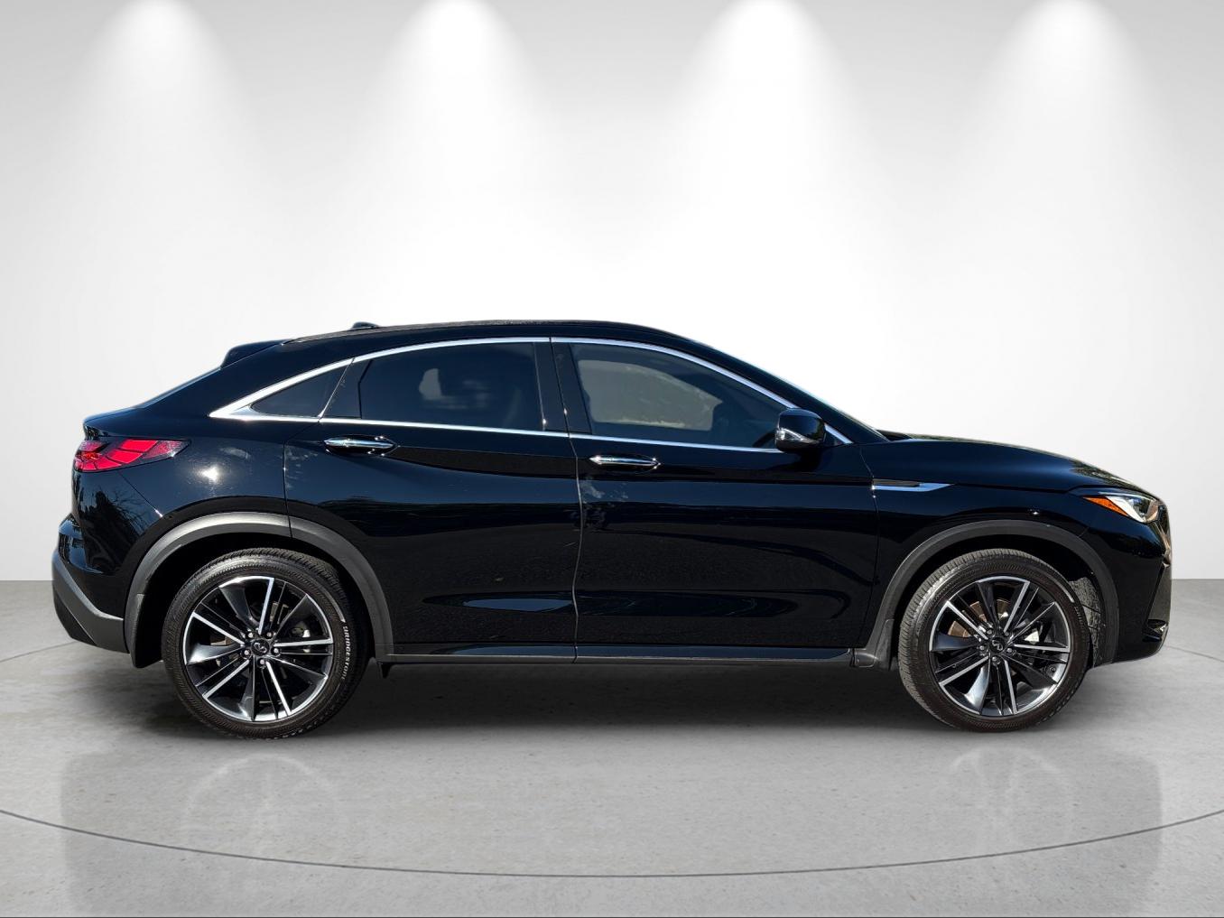 Certified Used 2023 Black Obsidian INFINITI LUXE image 6