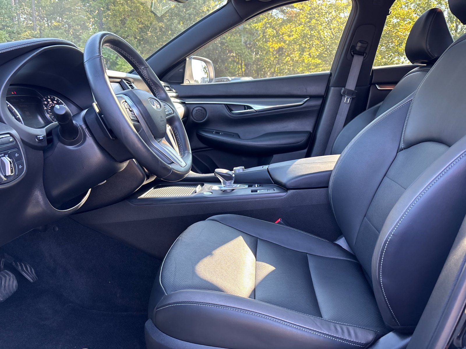 Certified Used 2023 Black Obsidian INFINITI LUXE image 14