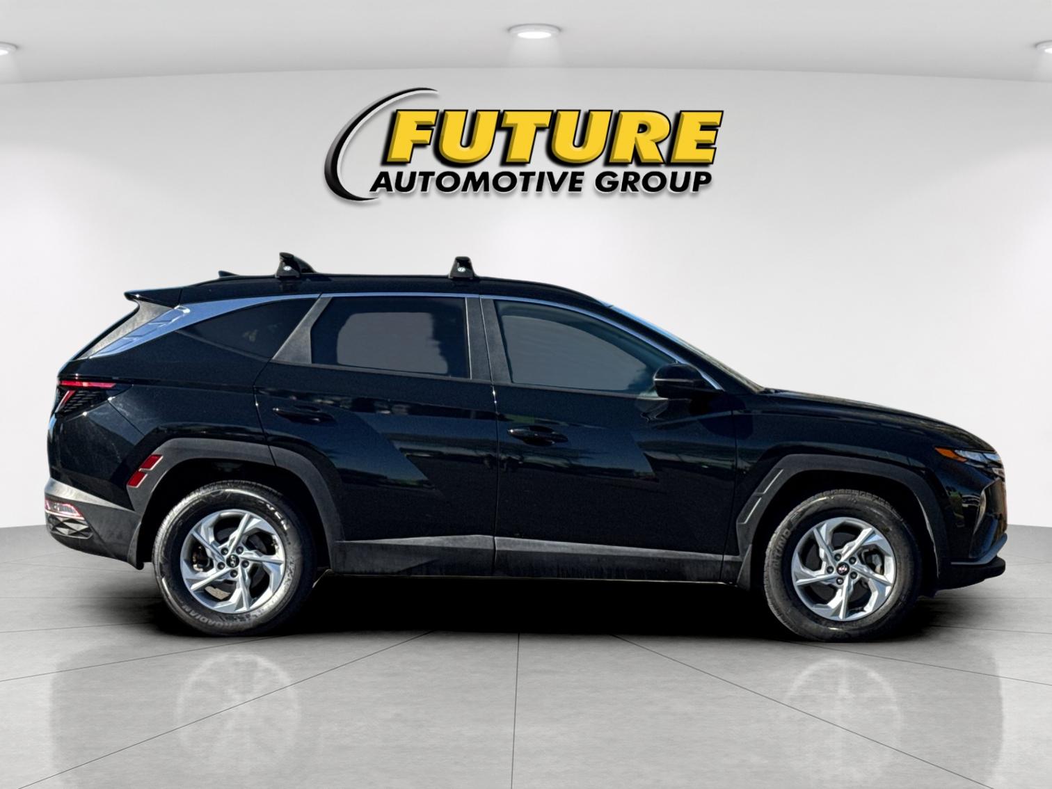 Certified Used 2022 Black Hyundai SEL image 2