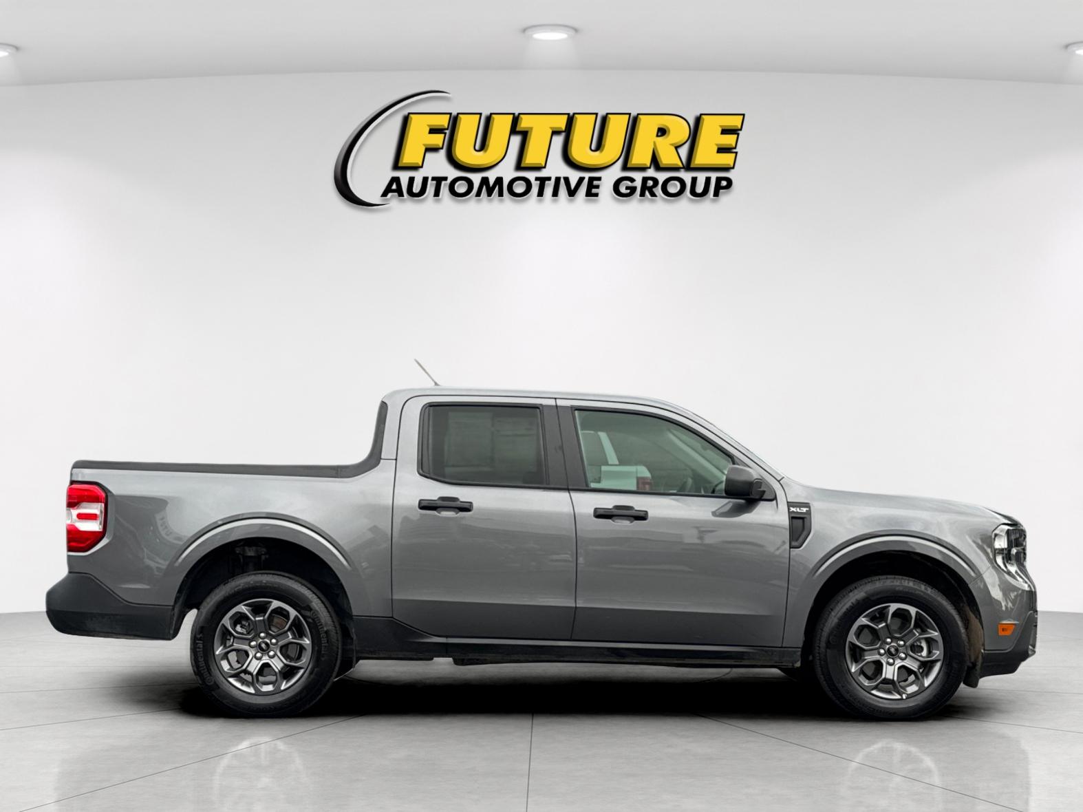 Used 2026 Gray Ford XLT image 2