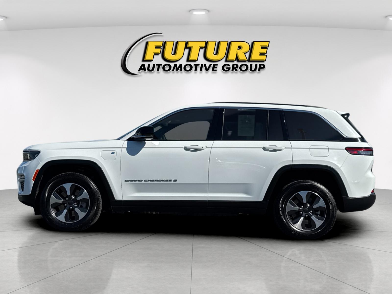 Used 2024 White Jeep 4xe image 6