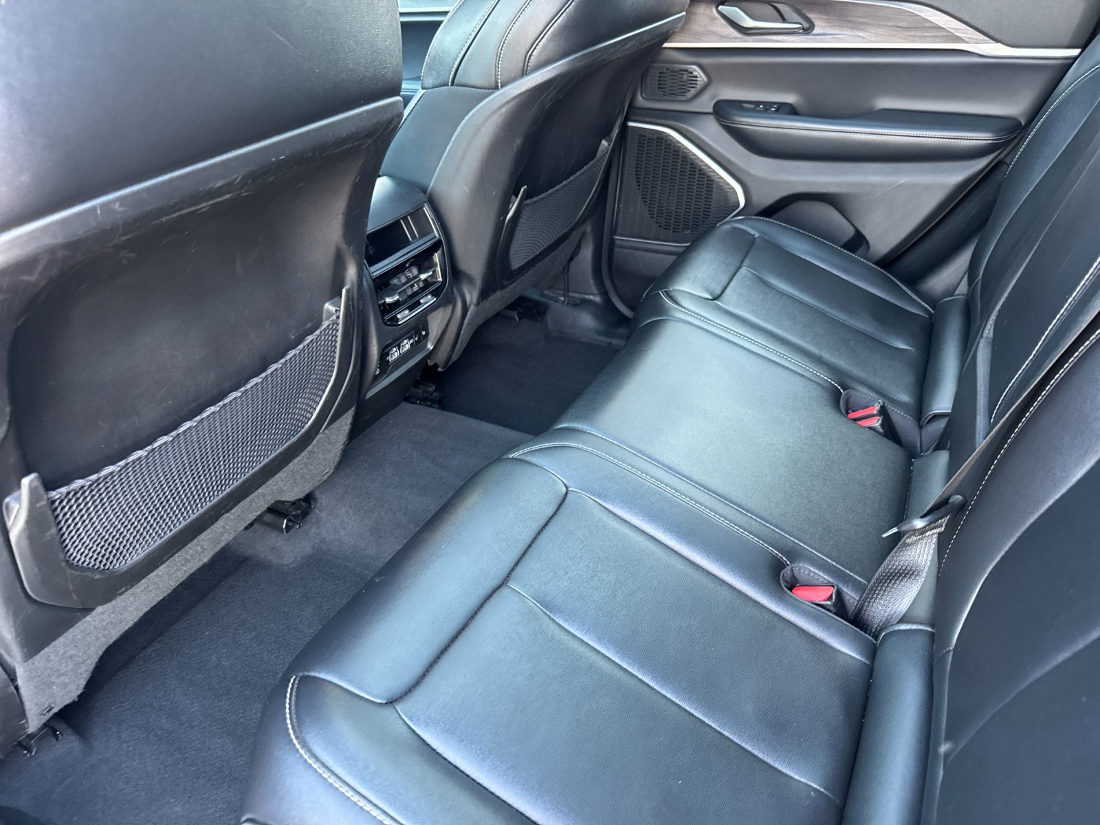 Used 2024 White Jeep 4xe image 11