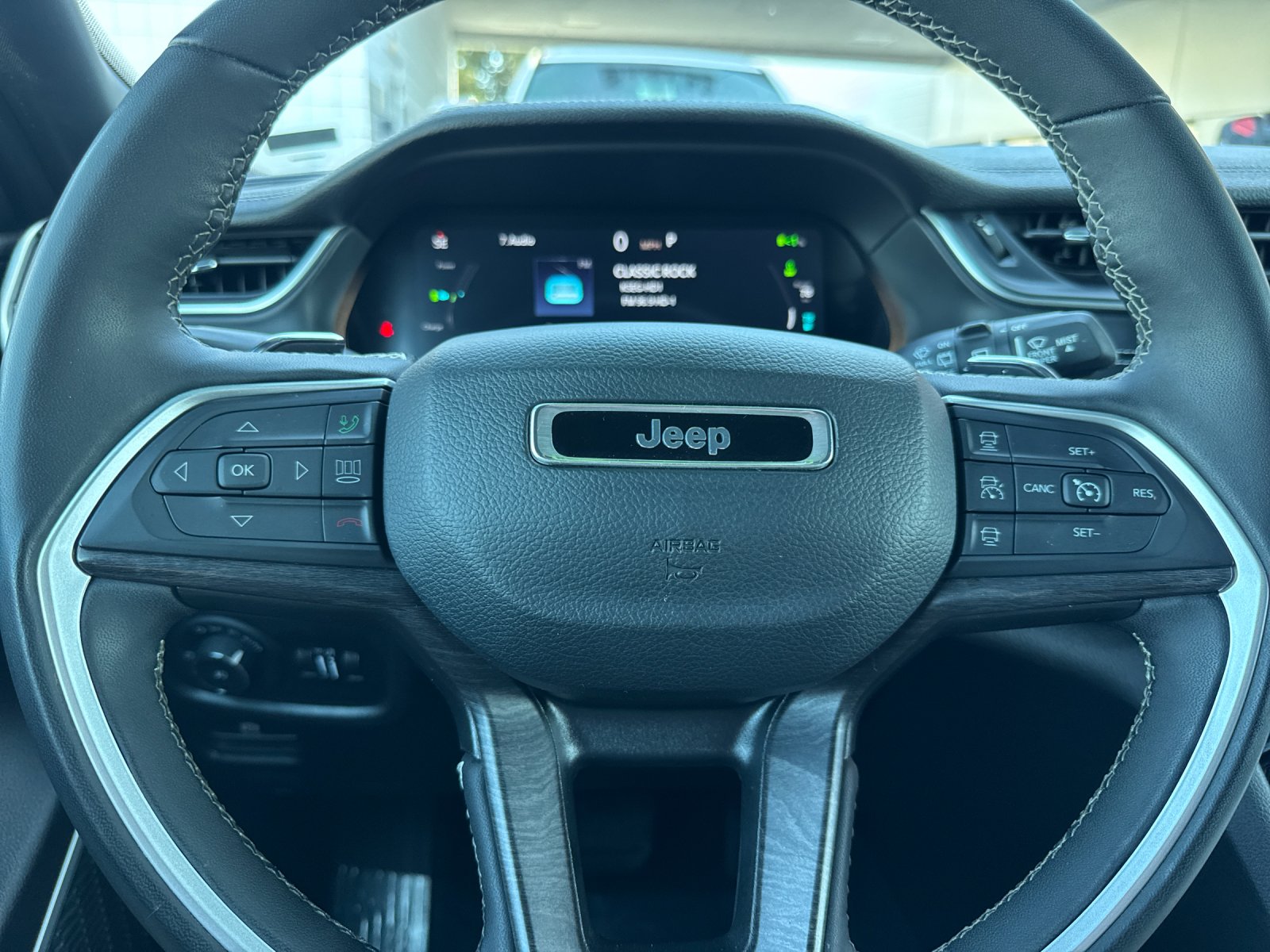 Used 2024 White Jeep 4xe image 23