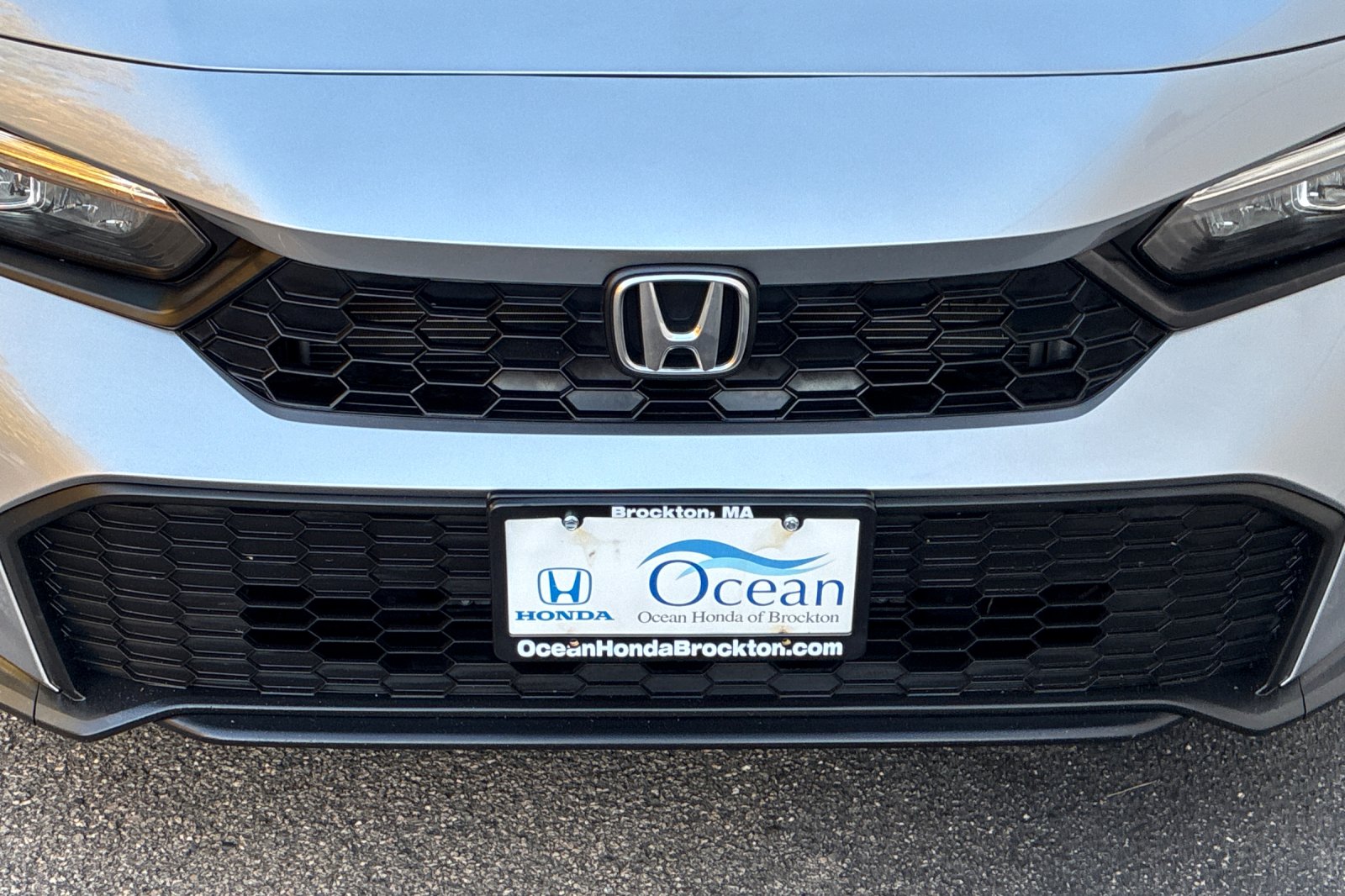 Used 2026 Solar Silver Metallic Honda LX image 40