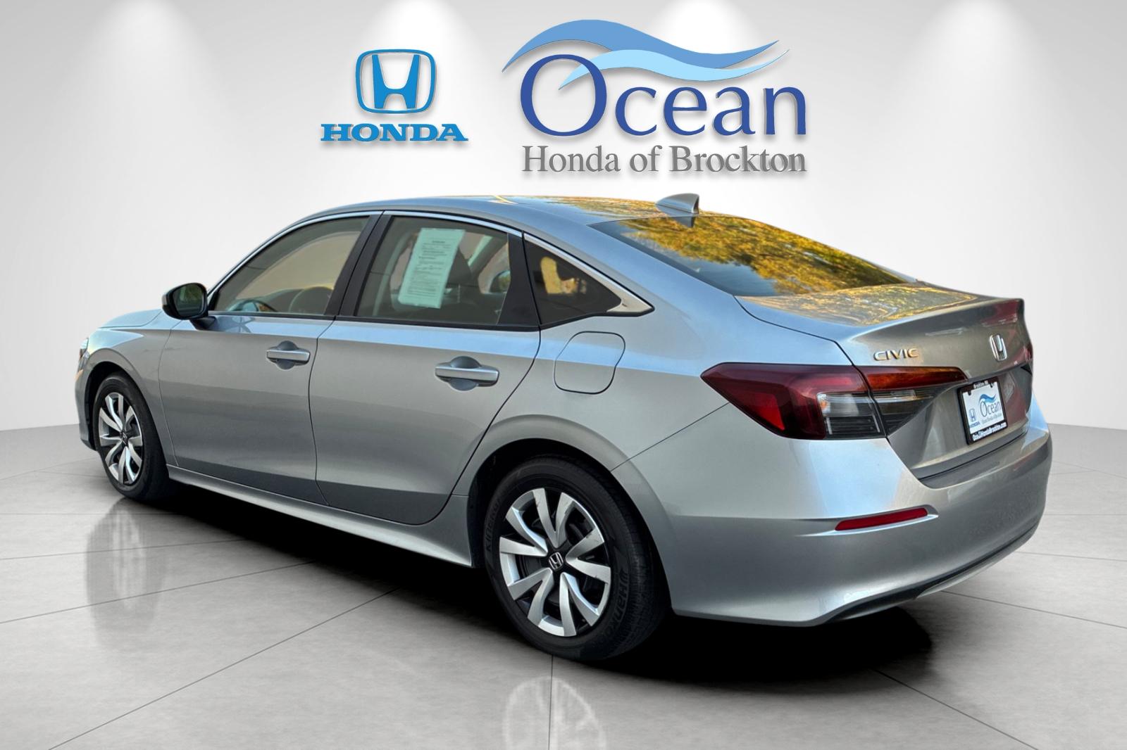 Used 2026 Solar Silver Metallic Honda LX image 5