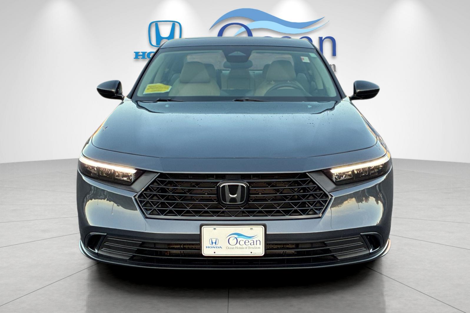 Used 2023 Meteorite Gray Metallic Honda EX image 8