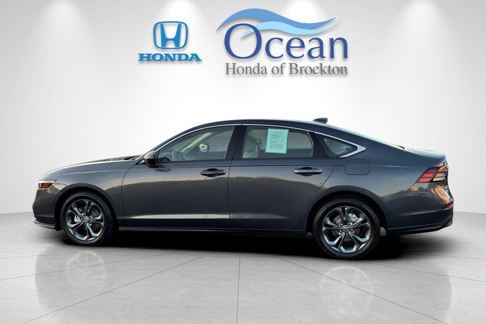 Used 2023 Meteorite Gray Metallic Honda EX image 6