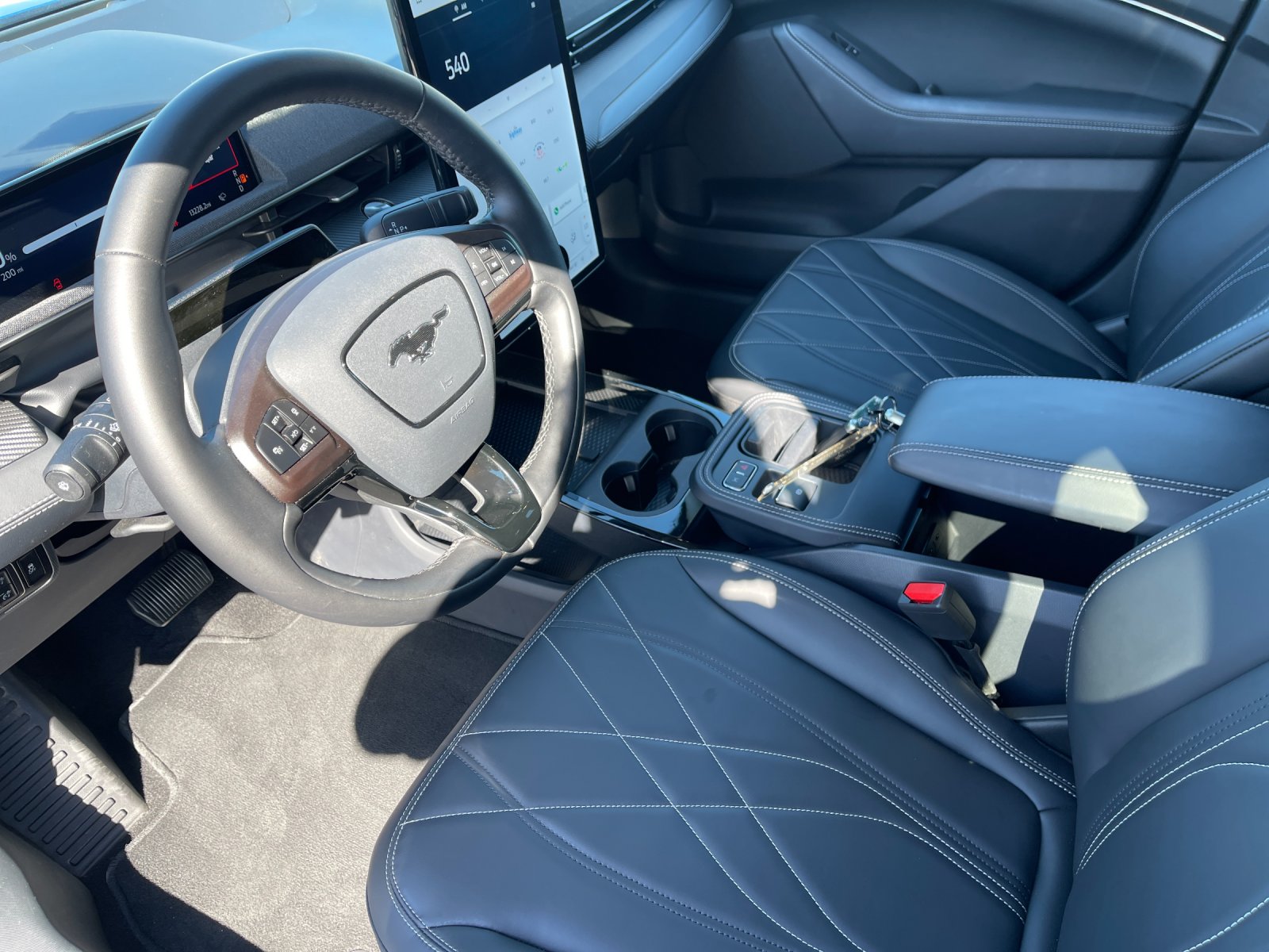 Used 2025 Blue Ford Select image 11