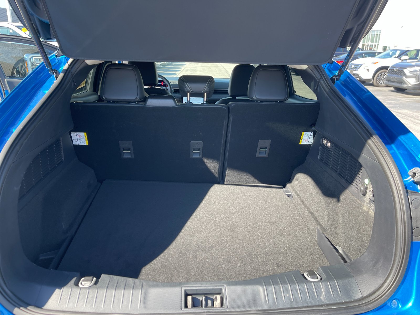 Used 2025 Blue Ford Select image 18