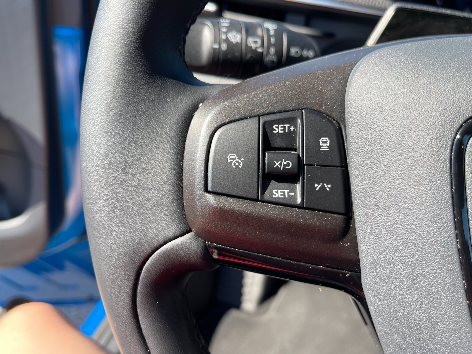 Used 2025 Blue Ford Select image 29