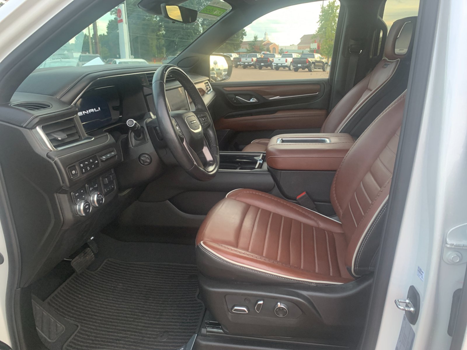 Used 2024 White GMC Denali Ultimate image 12