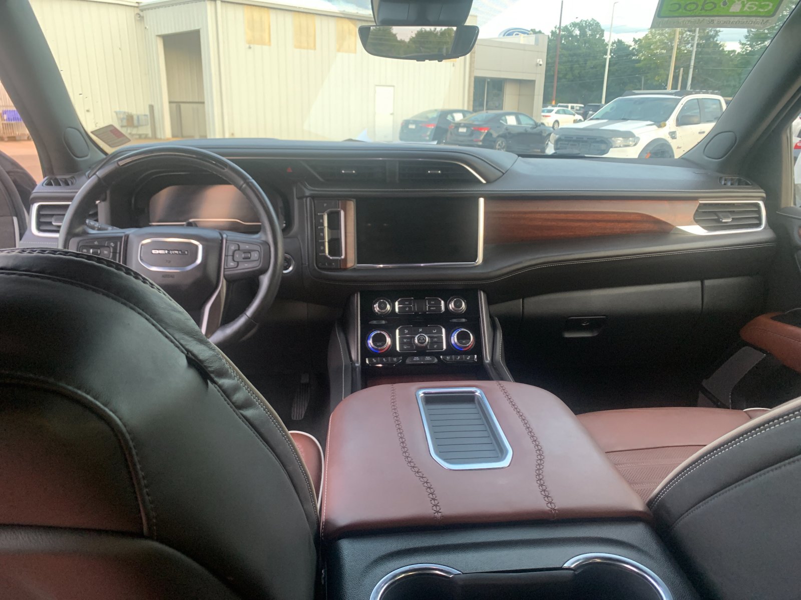 Used 2024 White GMC Denali Ultimate image 17