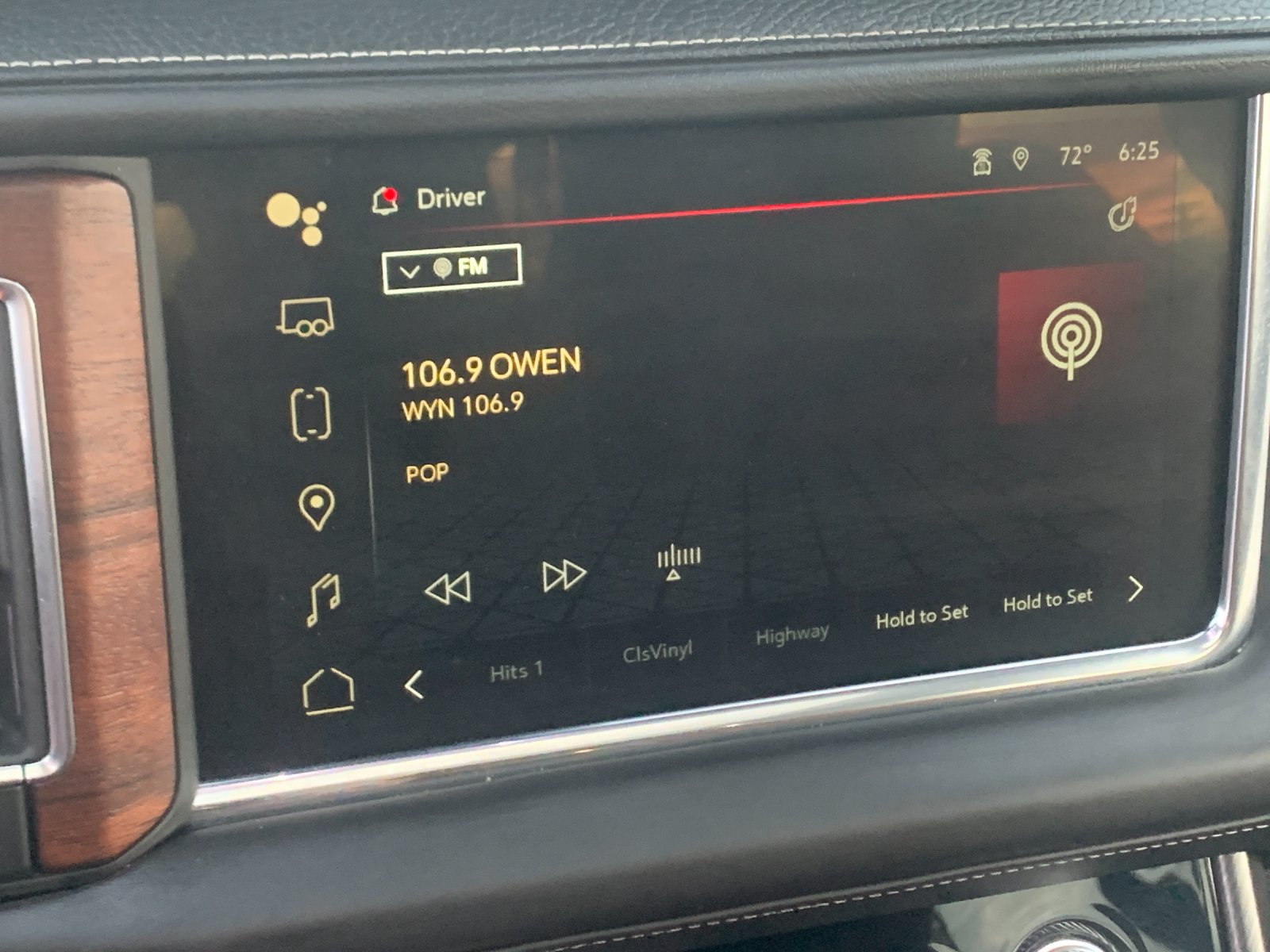 Used 2024 White GMC Denali Ultimate image 25