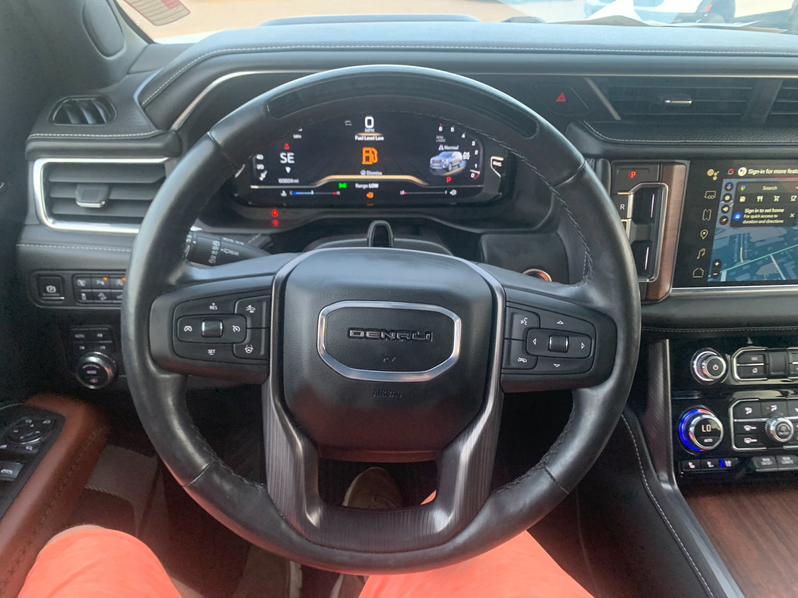 Used 2024 White GMC Denali Ultimate image 31