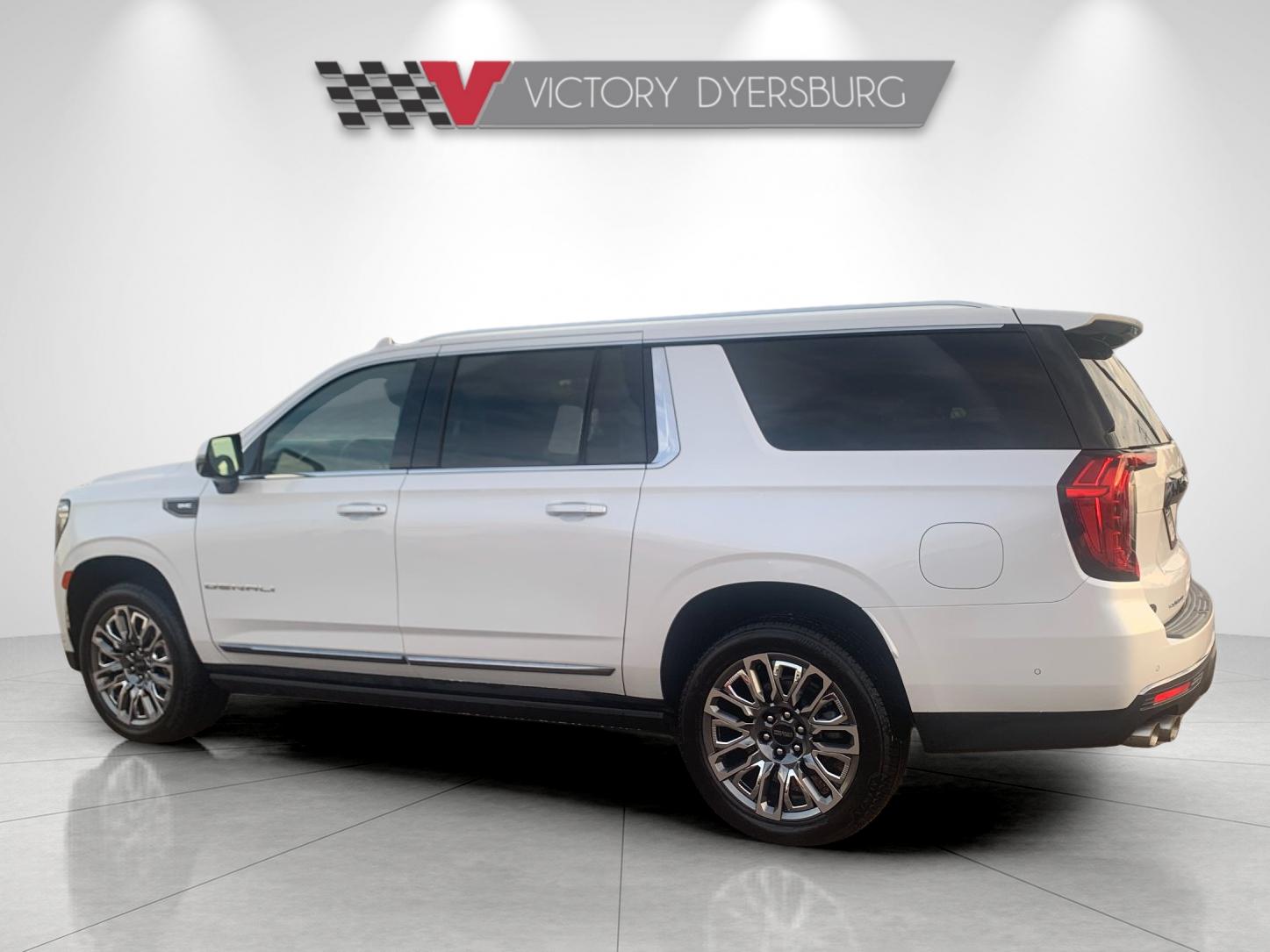 Used 2024 White GMC Denali Ultimate image 6