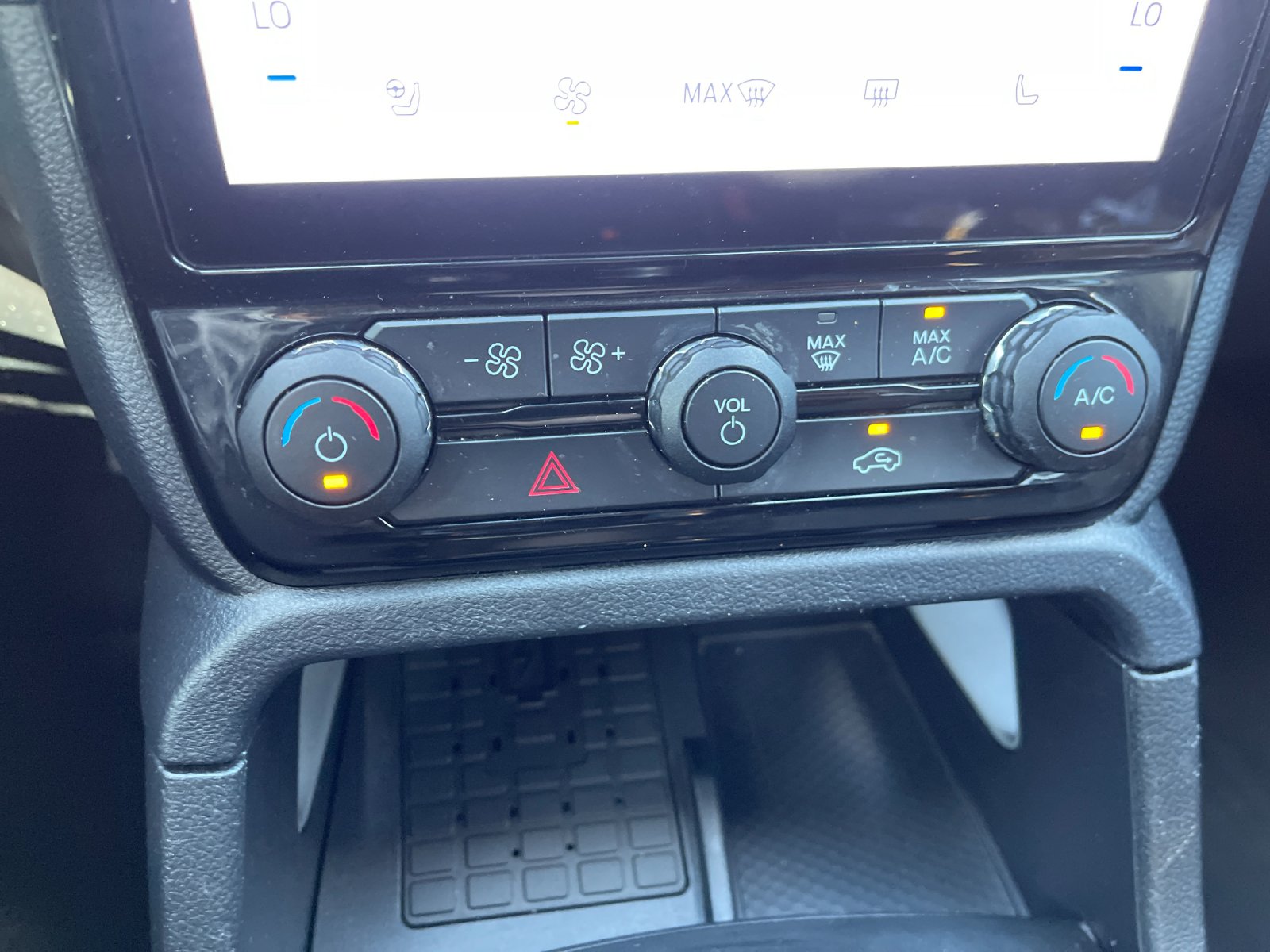 Used 2024 Gray Ford Lariat image 23
