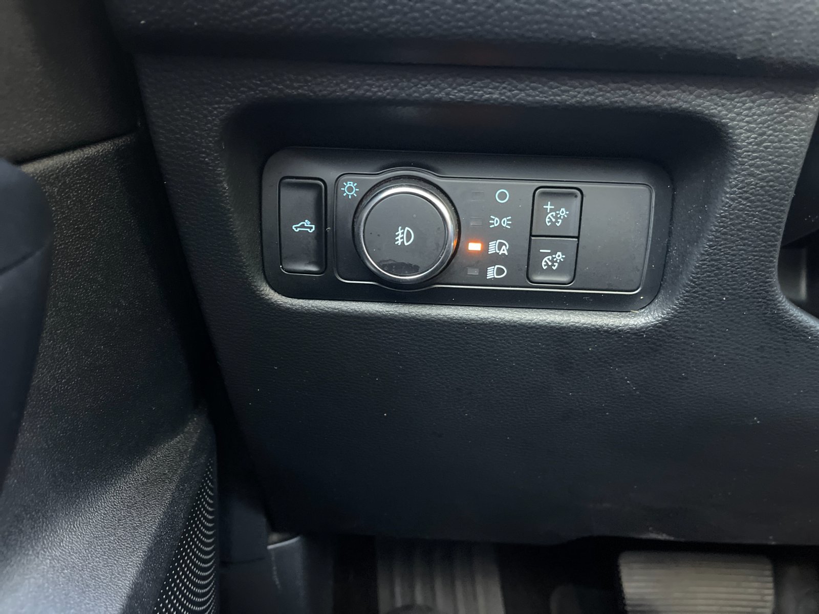 Used 2024 Gray Ford Lariat image 31