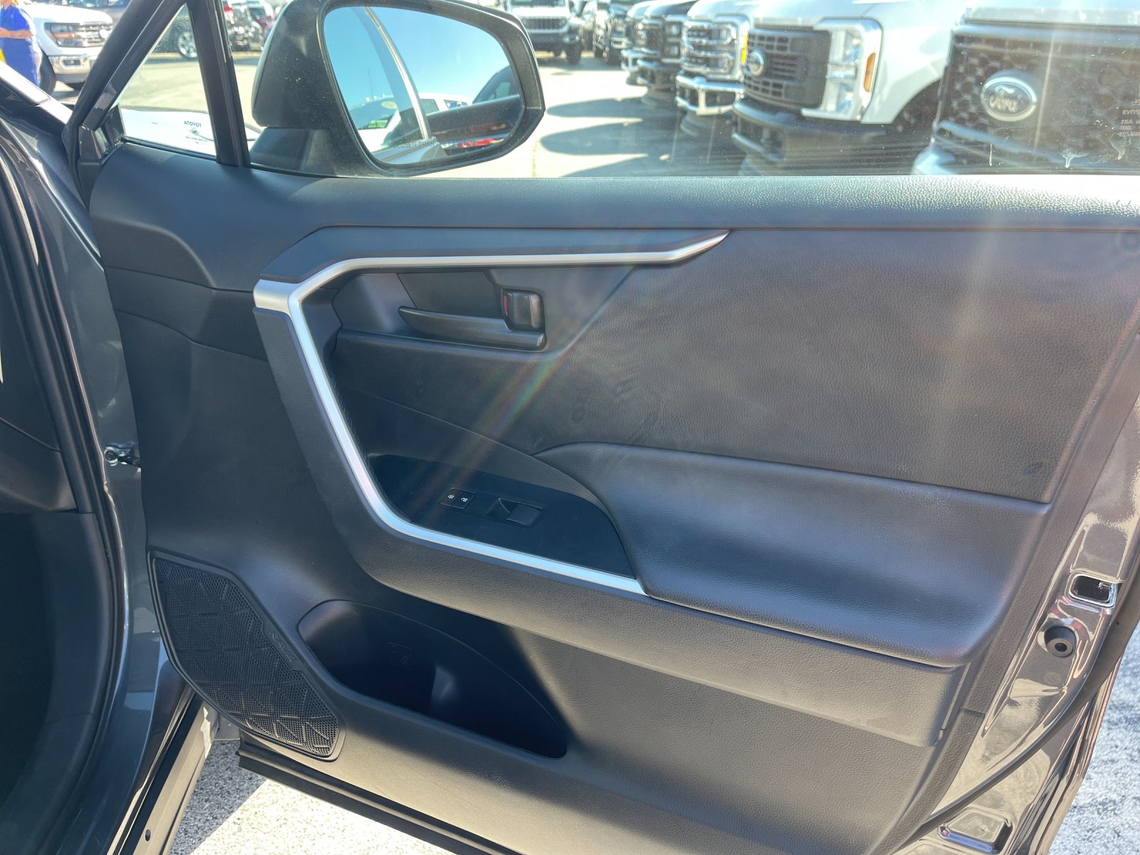 Used 2025 Gray Toyota LE image 21