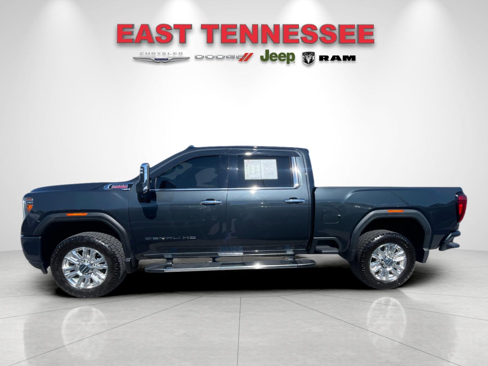 Used 2022 Green GMC Denali image 6