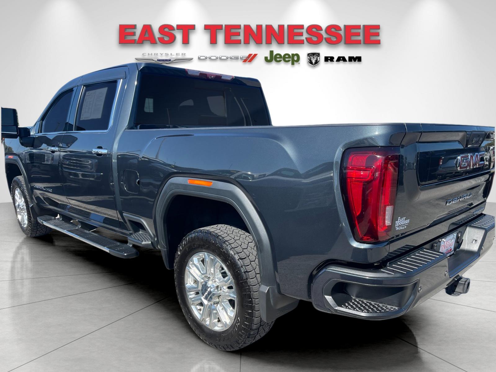 Used 2022 Green GMC Denali image 5