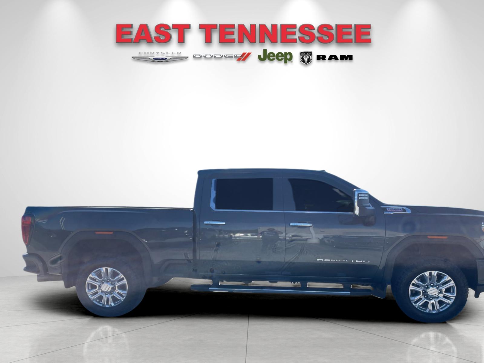 Used 2022 Green GMC Denali image 2