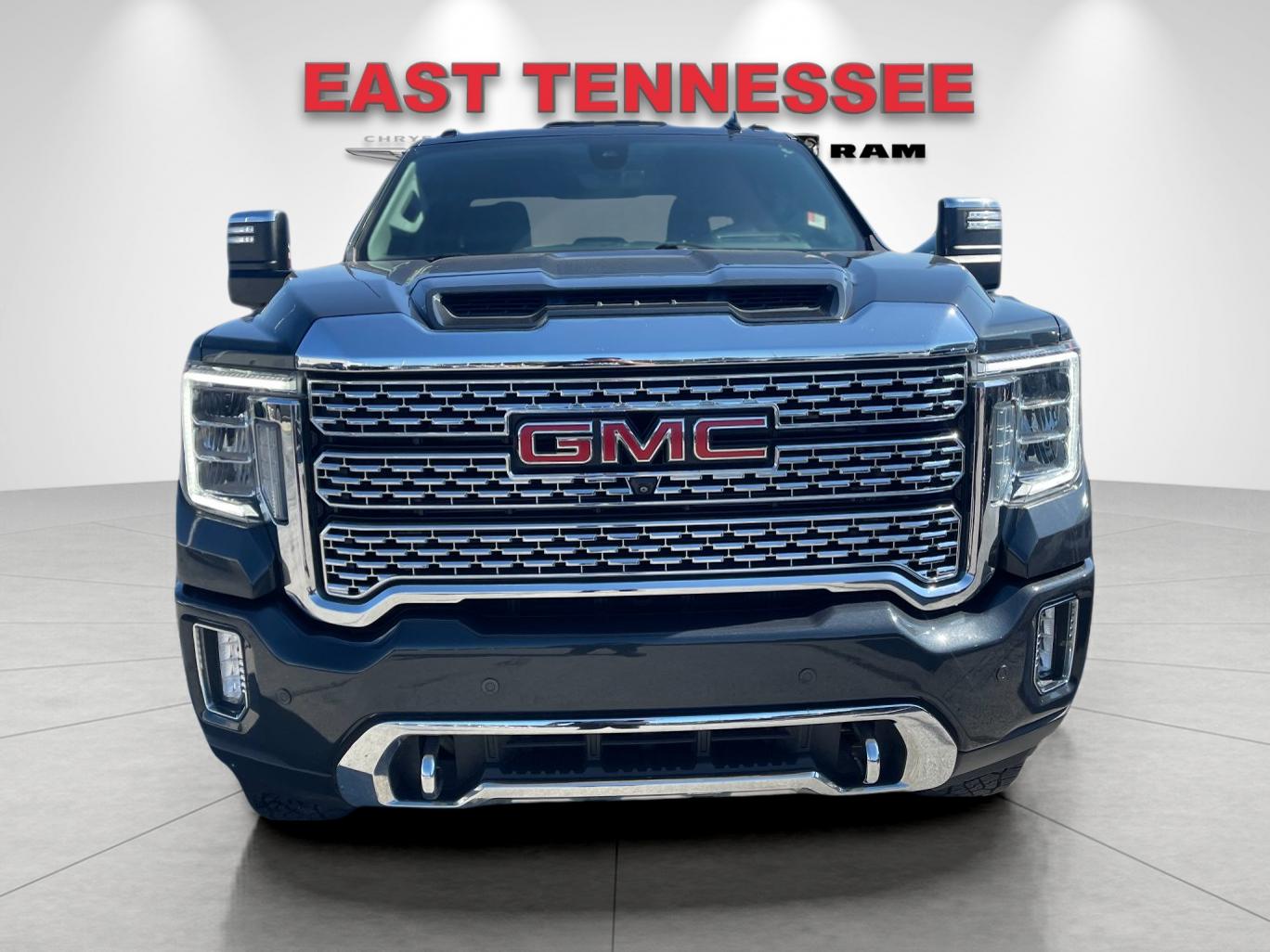 Used 2022 Green GMC Denali image 9