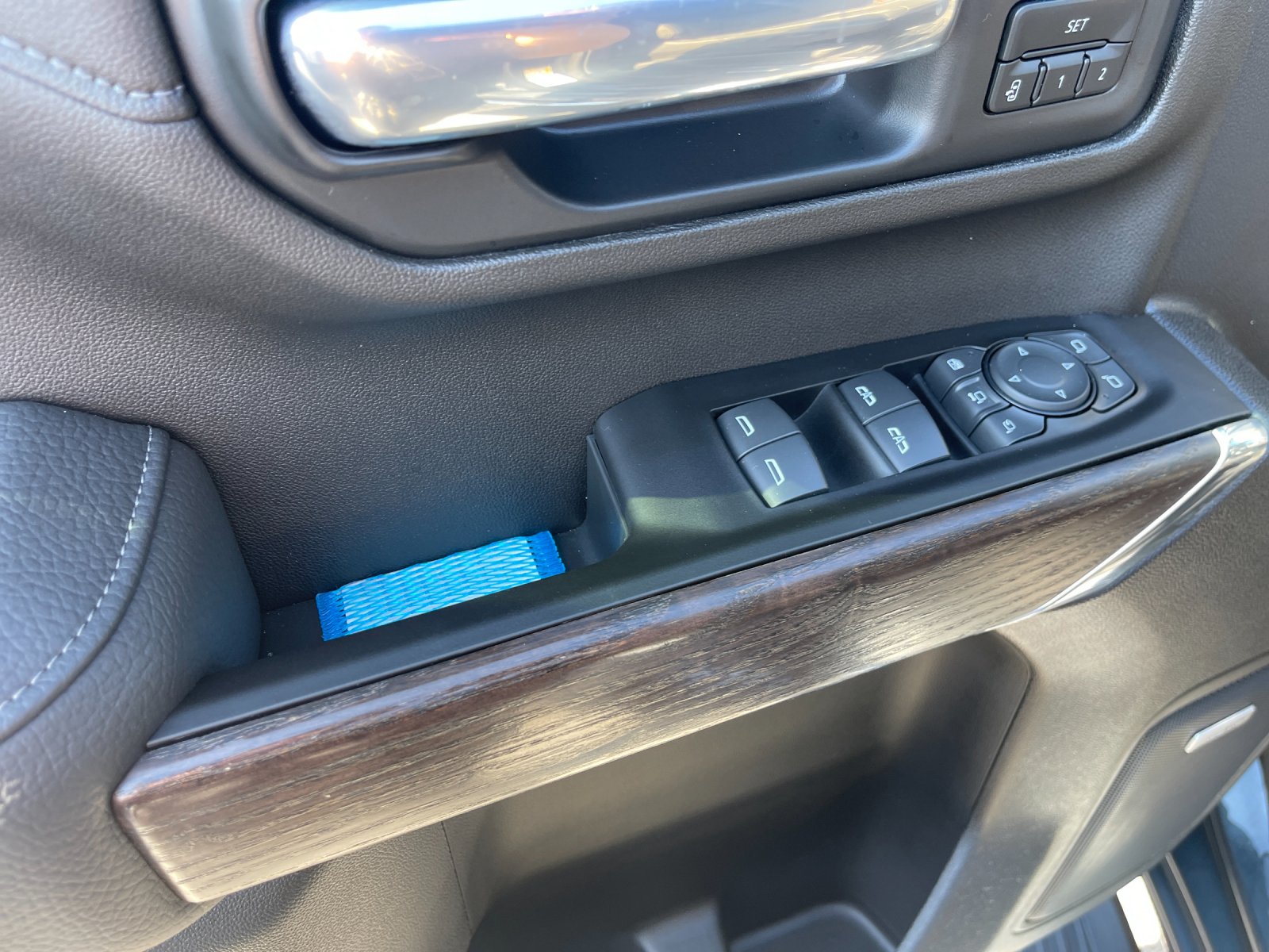 Used 2022 Green GMC Denali image 13