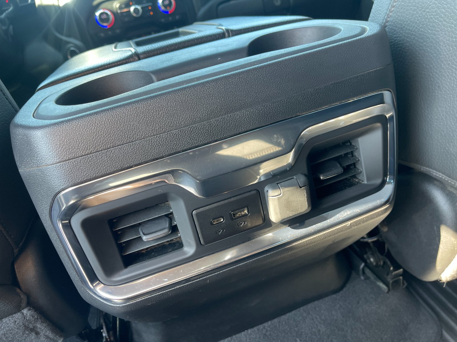 Used 2022 Green GMC Denali image 15