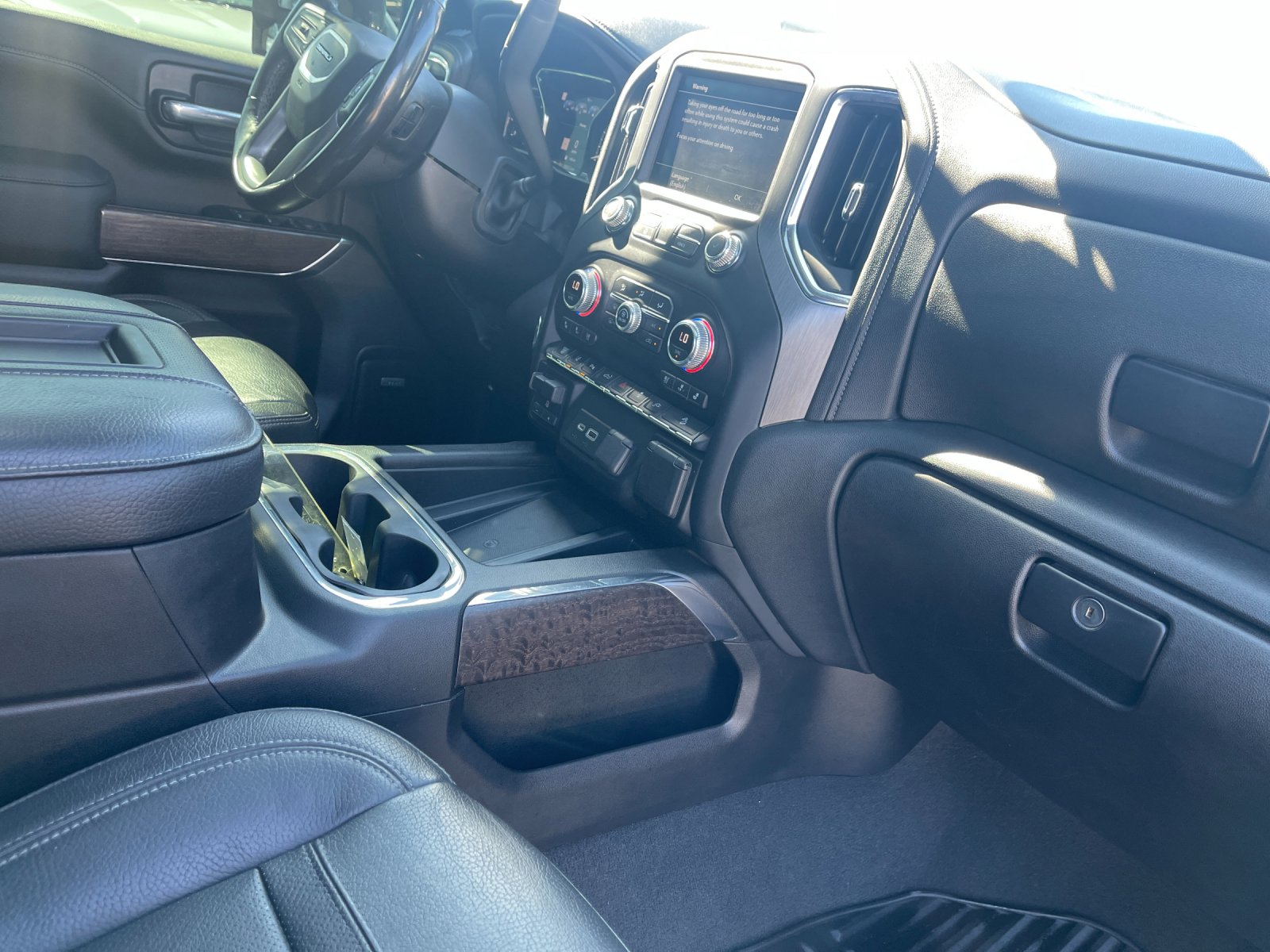 Used 2022 Green GMC Denali image 18