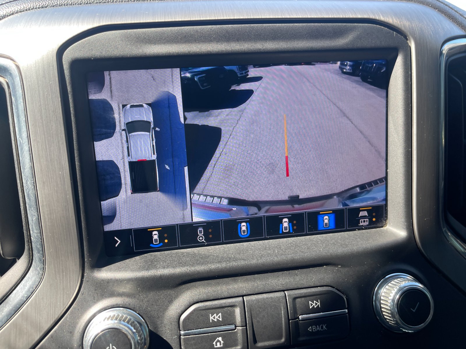 Used 2022 Green GMC Denali image 24