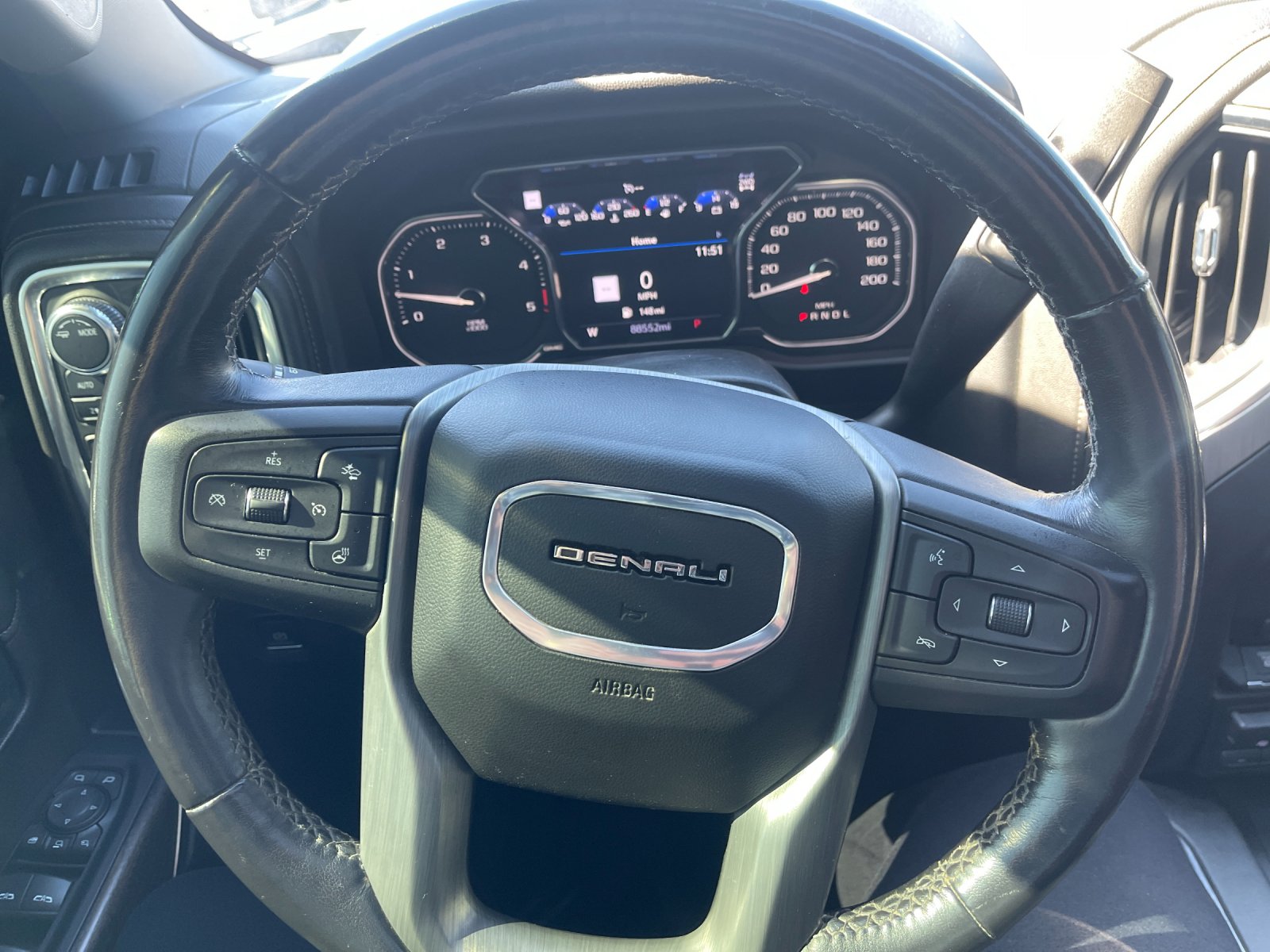 Used 2022 Green GMC Denali image 28