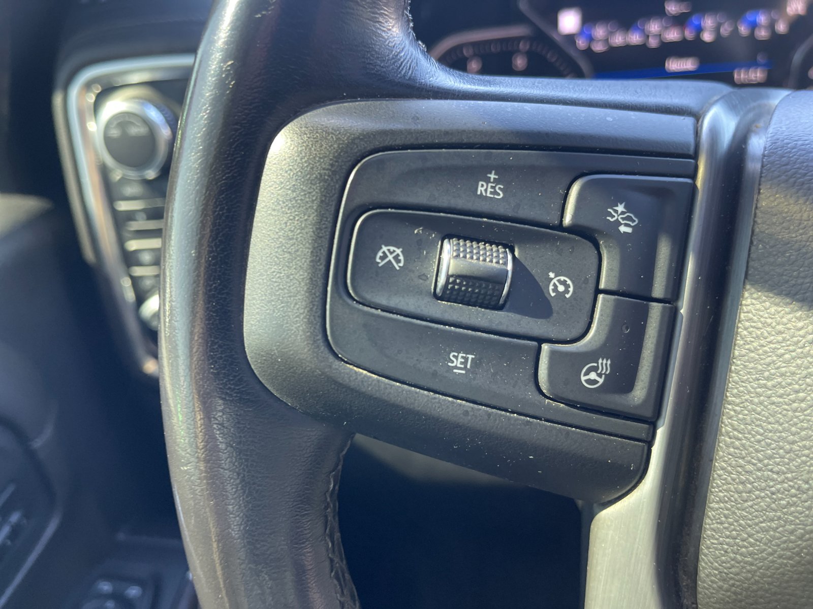 Used 2022 Green GMC Denali image 29