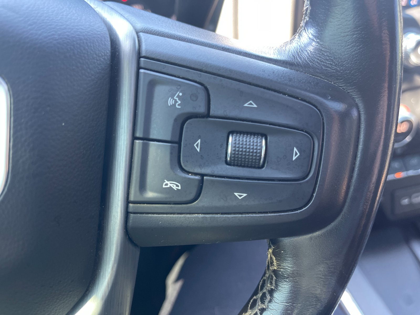 Used 2022 Green GMC Denali image 30