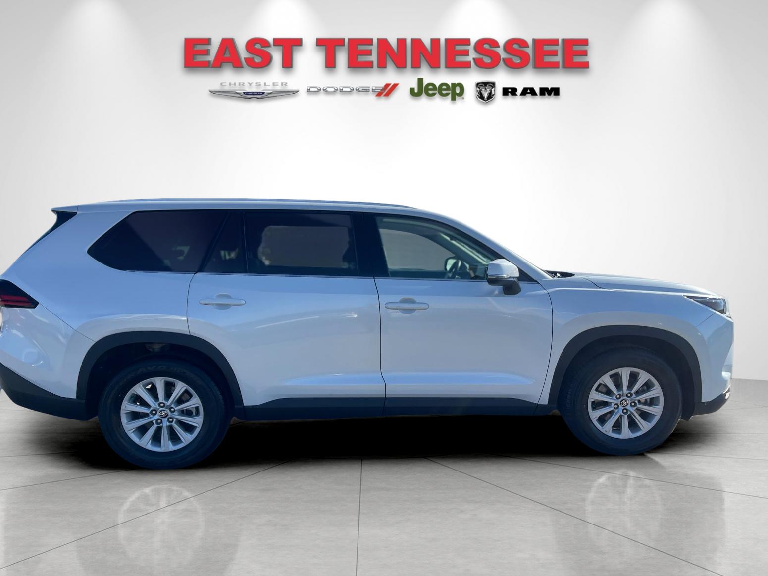 Used 2025 Beige Toyota XLE image 2