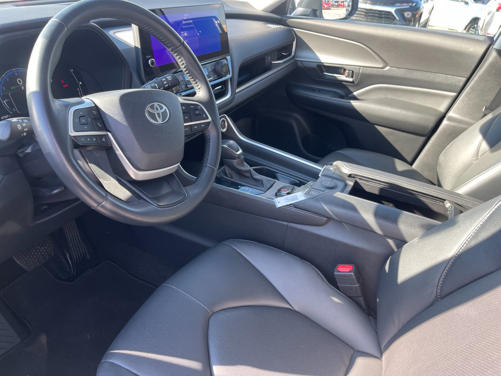 Used 2025 Beige Toyota XLE image 11