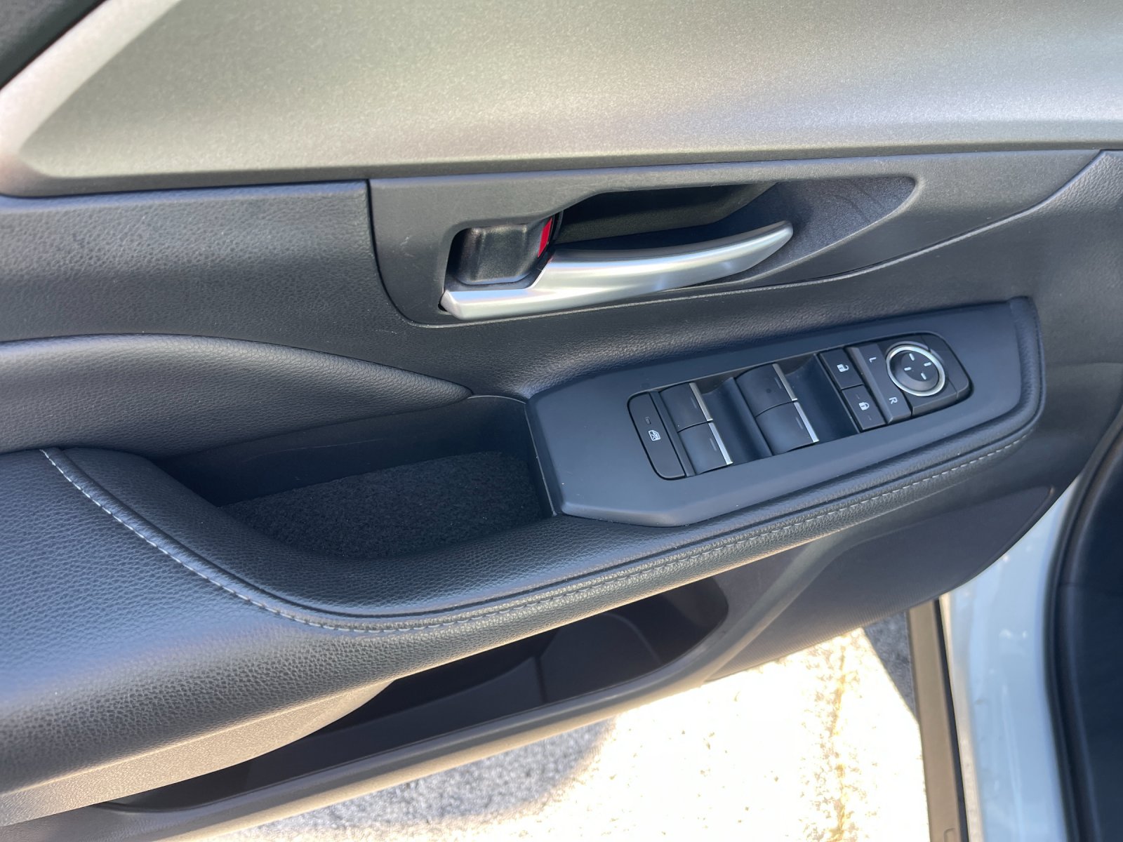 Used 2025 Beige Toyota XLE image 13
