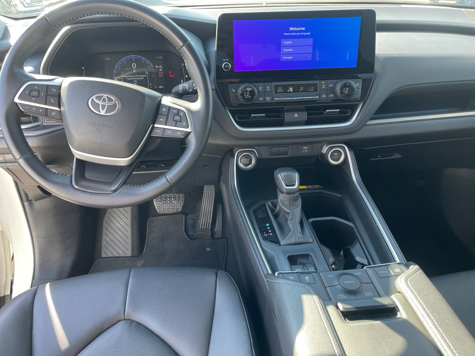 Used 2025 Beige Toyota XLE image 16