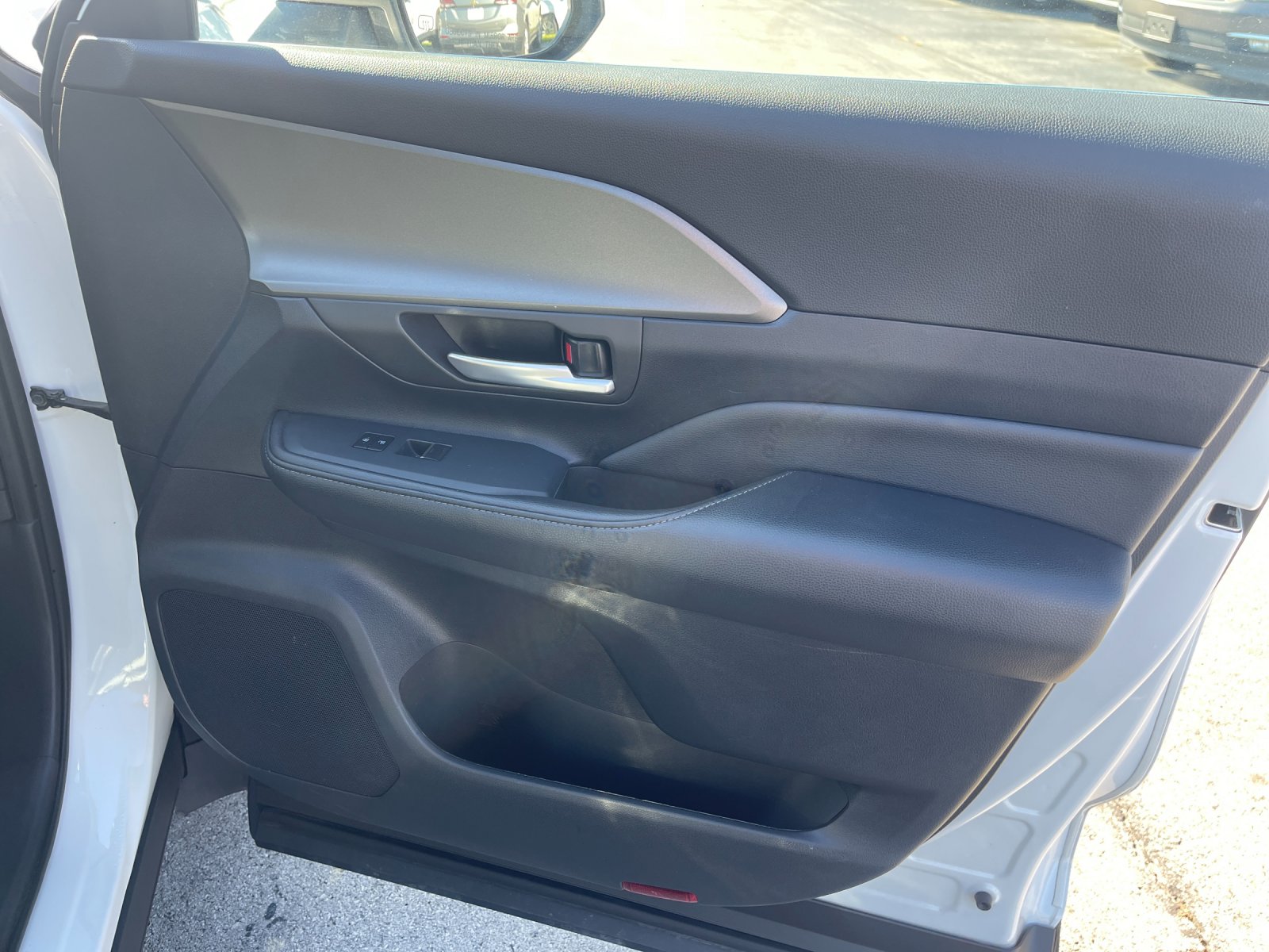Used 2025 Beige Toyota XLE image 22