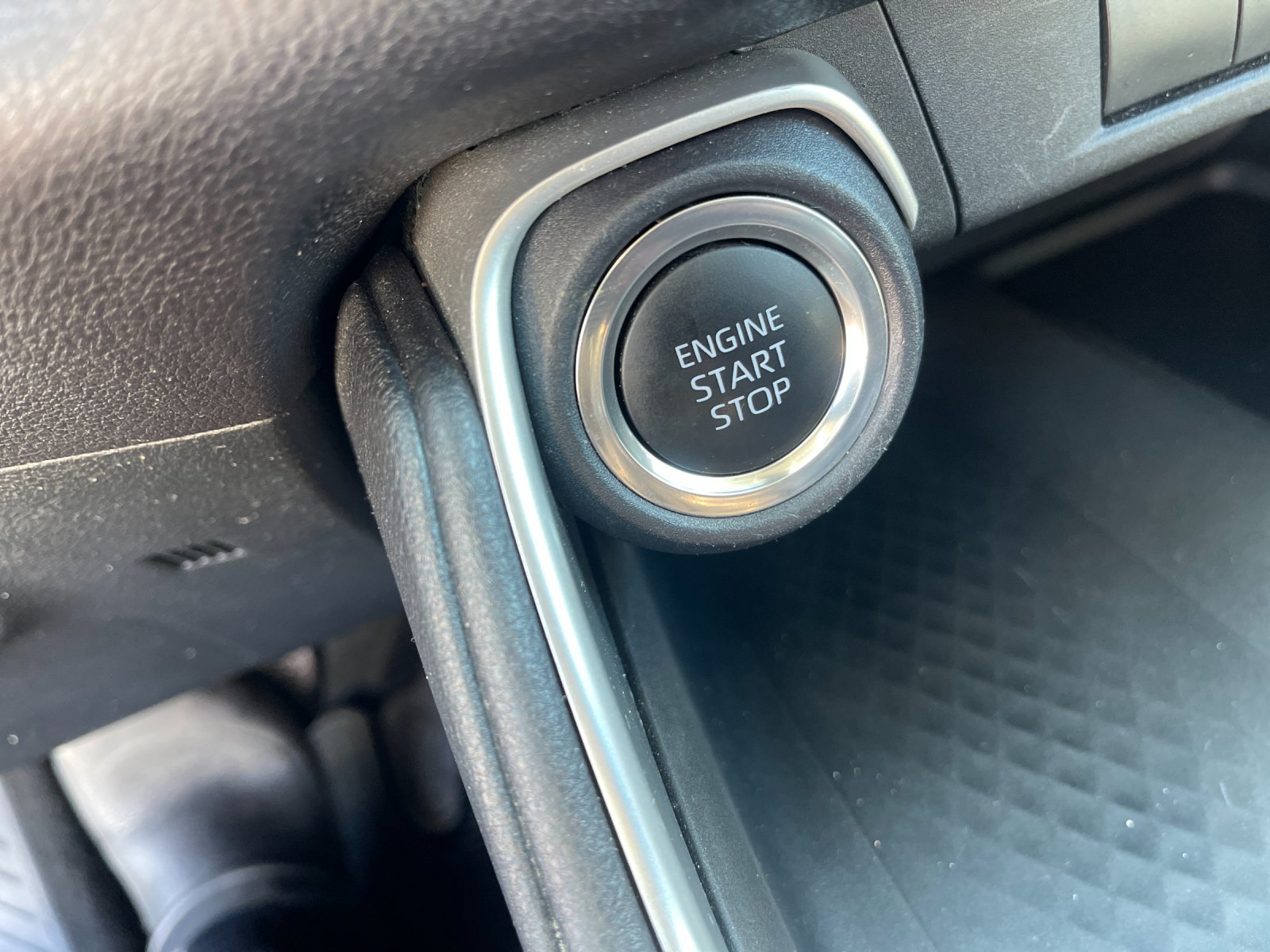 Used 2025 Beige Toyota XLE image 28