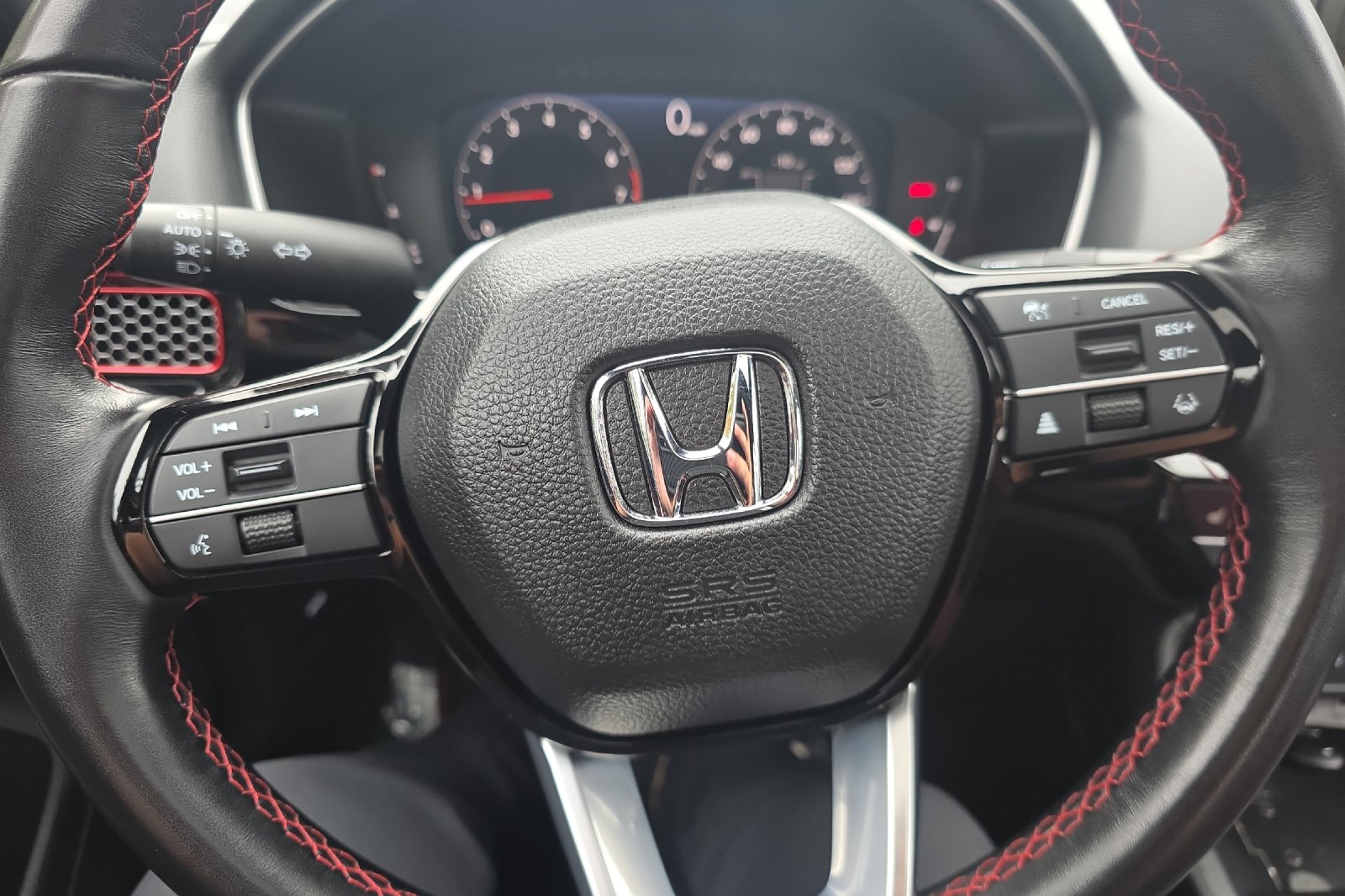 Used 2025 Platinum White Pearl Honda  image 22