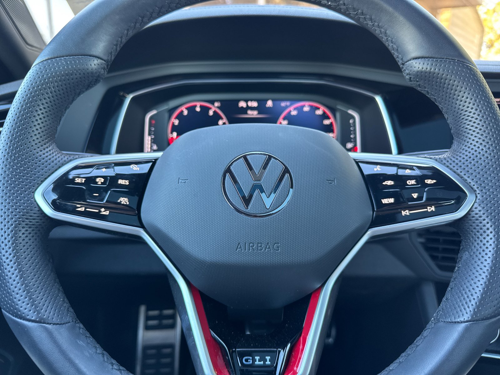 Used 2023 White Volkswagen 2.0T Autobahn image 21