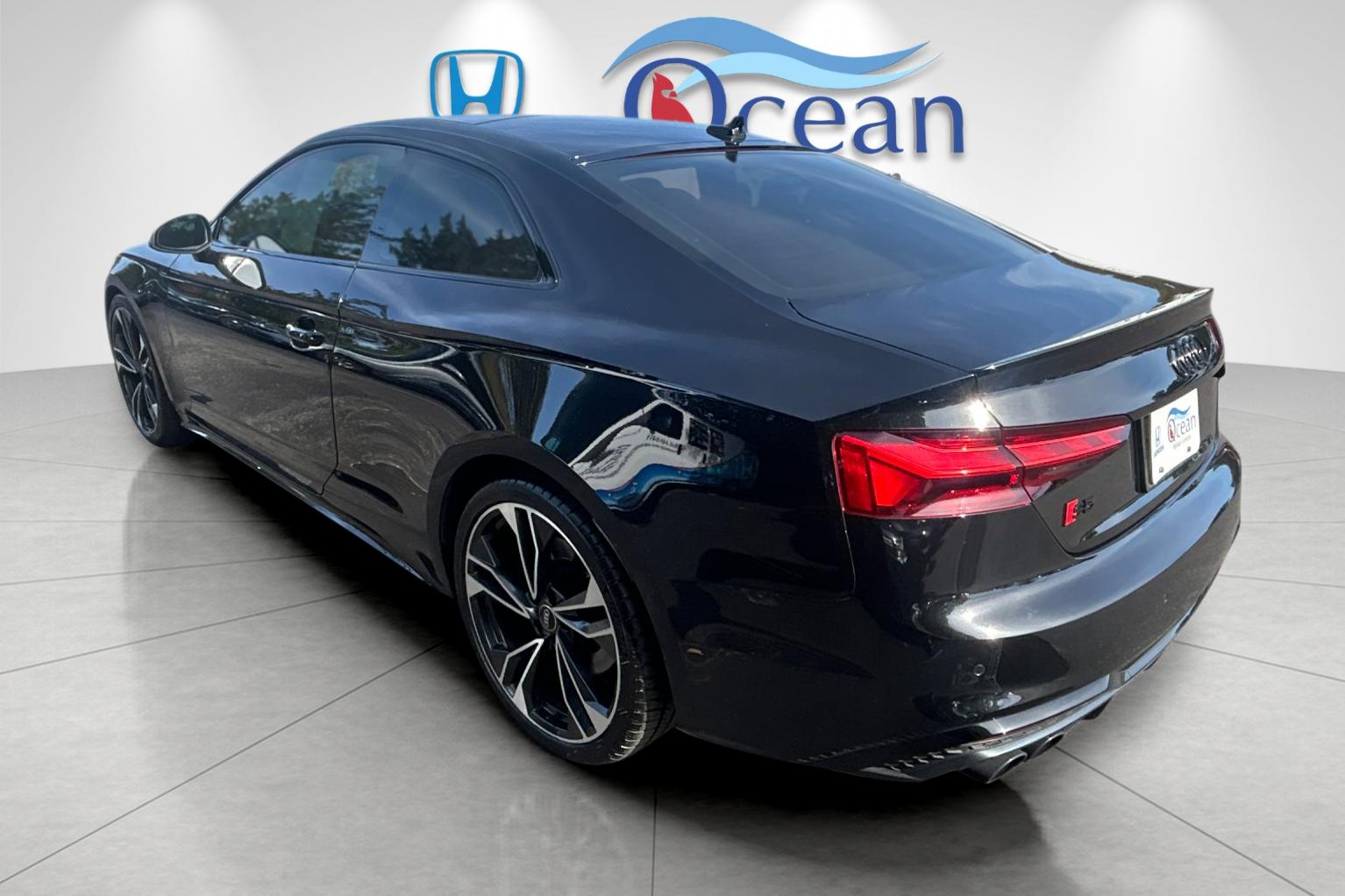 Used 2023 Mythos Black Metallic/Black Roof Audi 3.0T Premium Plus image 5