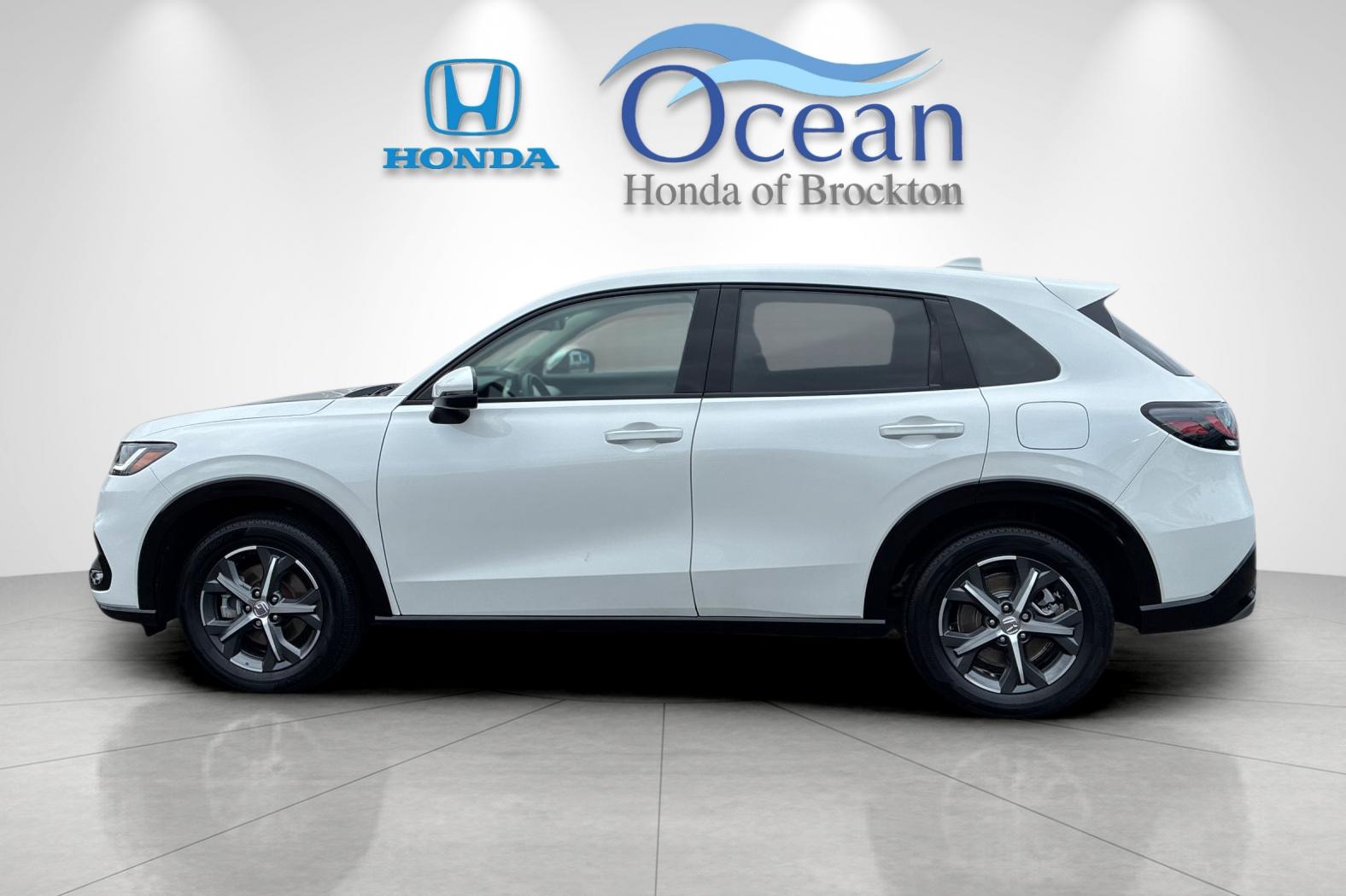 Used 2025 Platinum White Honda EX-L image 6