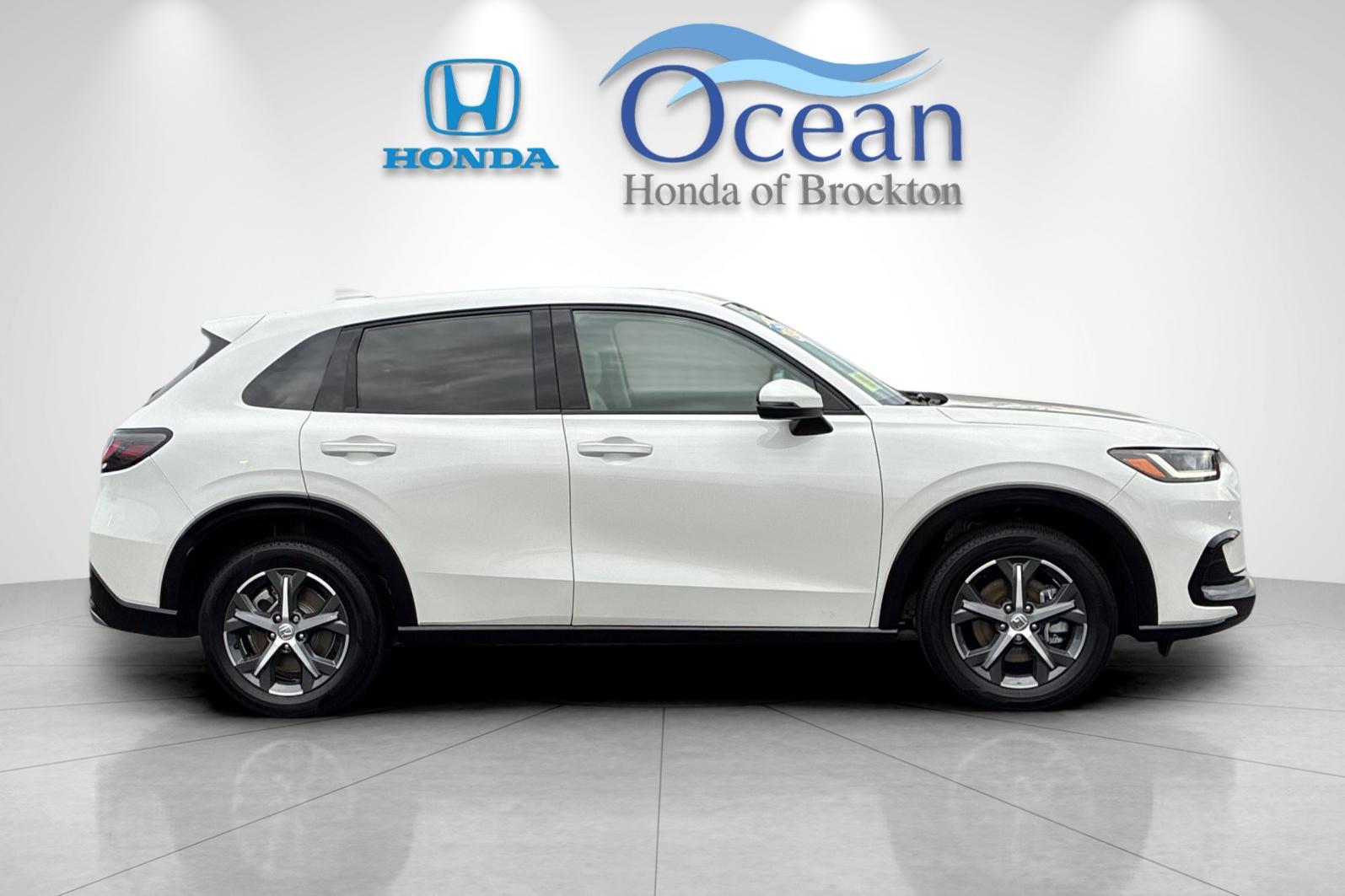Used 2025 Platinum White Honda EX-L image 2
