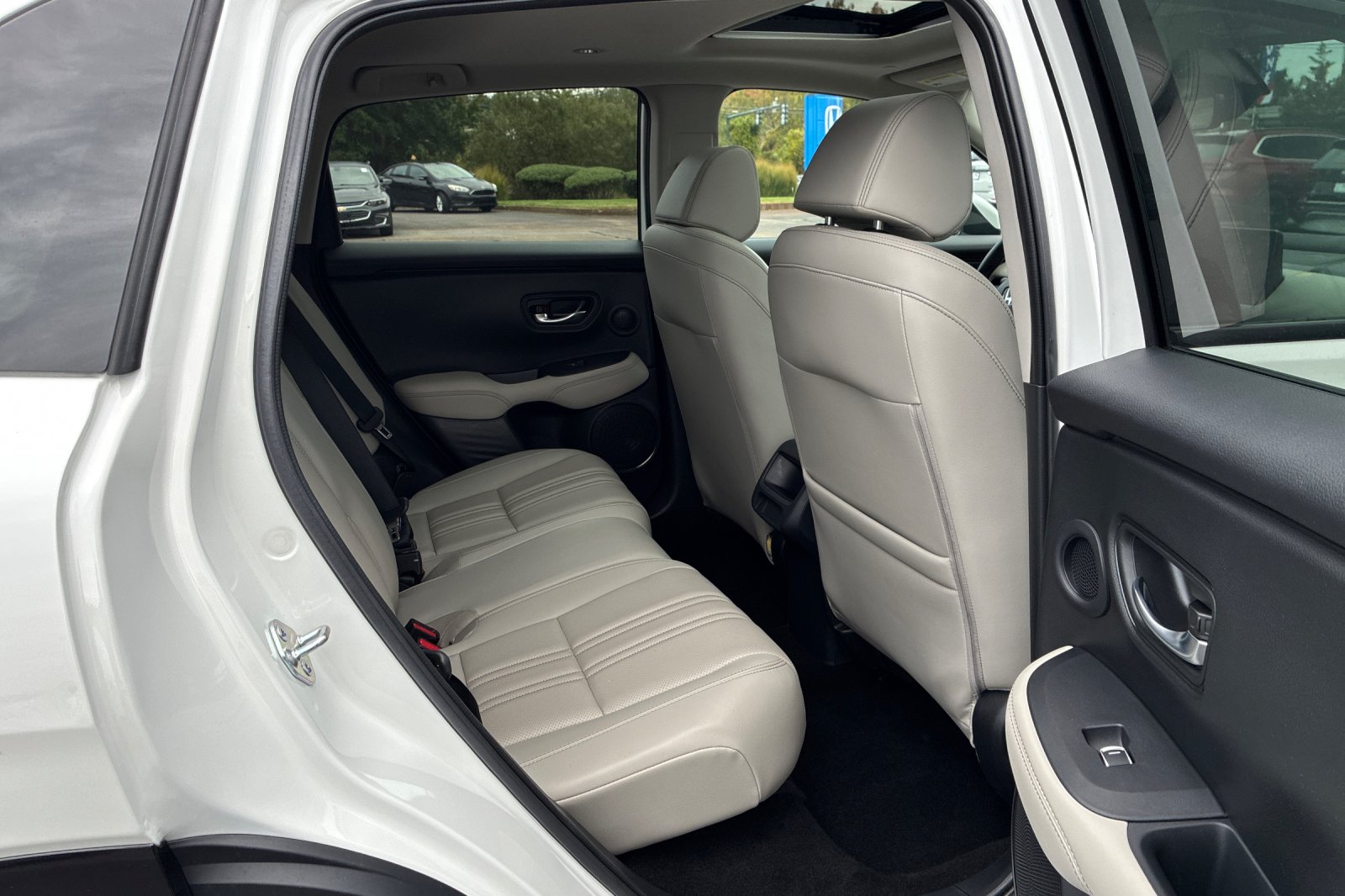 Used 2025 Platinum White Honda EX-L image 18