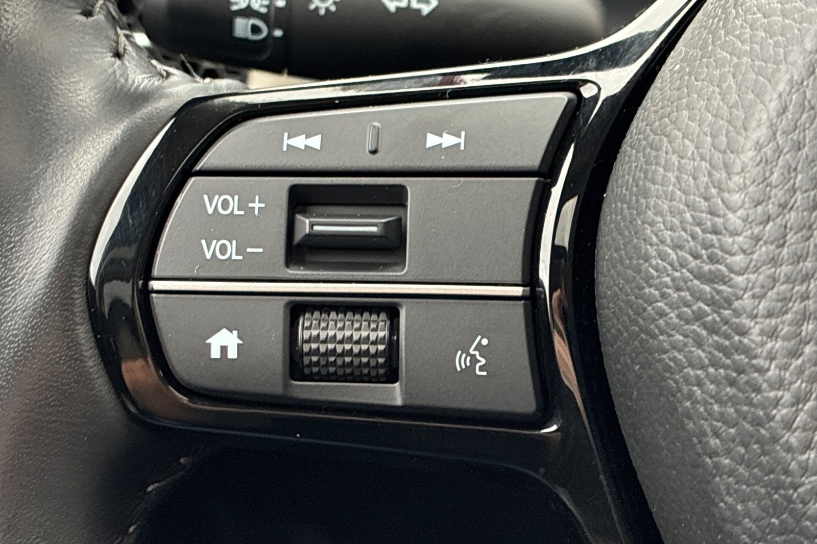 Used 2025 Platinum White Honda EX-L image 32