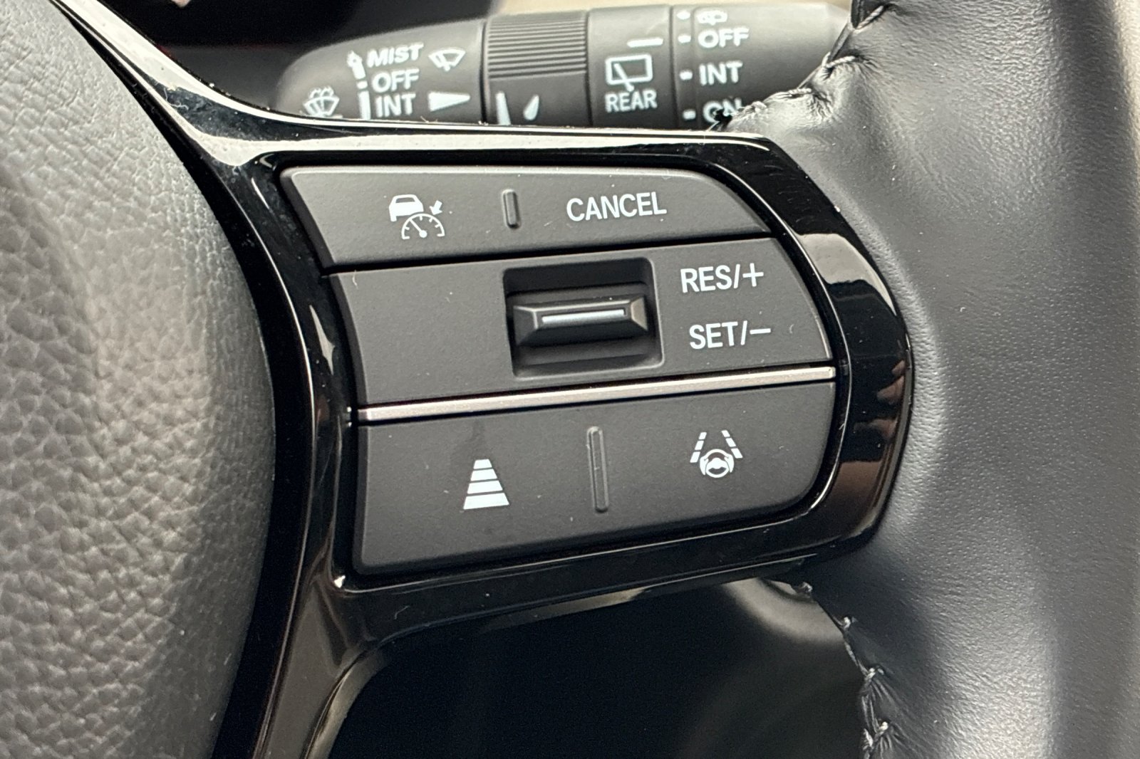 Used 2025 Platinum White Honda EX-L image 33