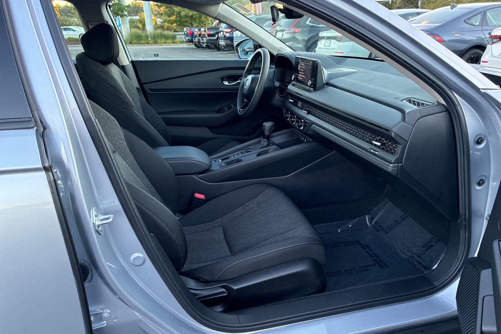 Used 2025 Solar Silver Metallic Honda SE image 21
