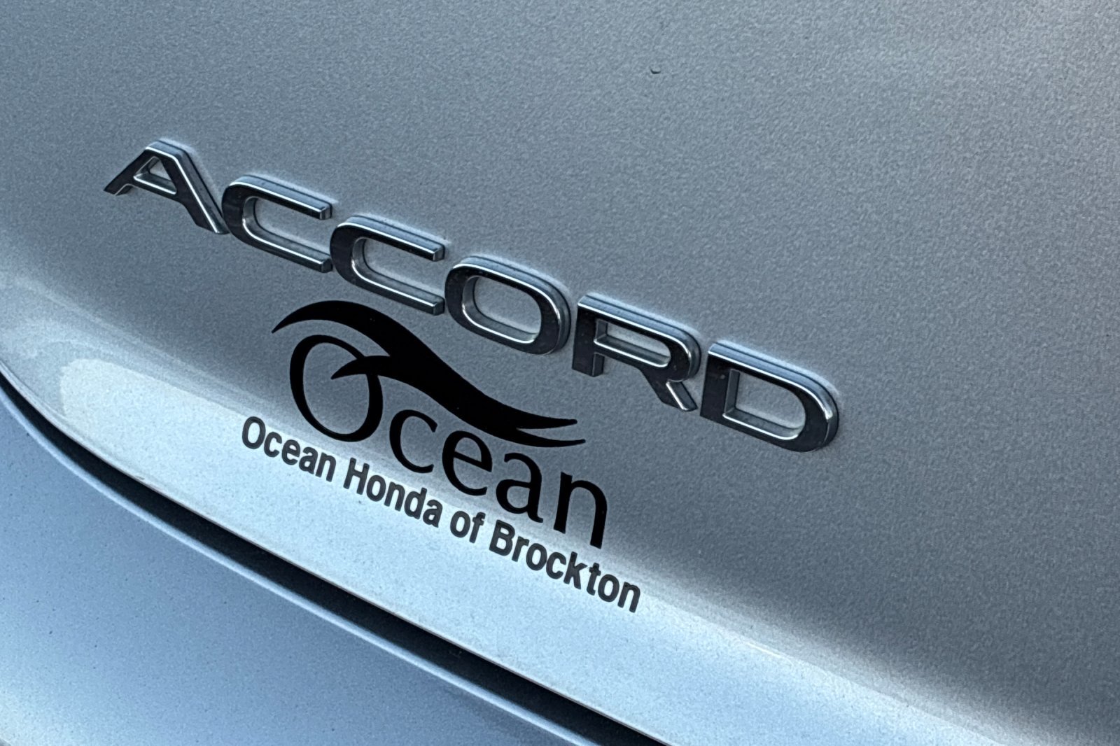 Used 2025 Solar Silver Metallic Honda SE image 40