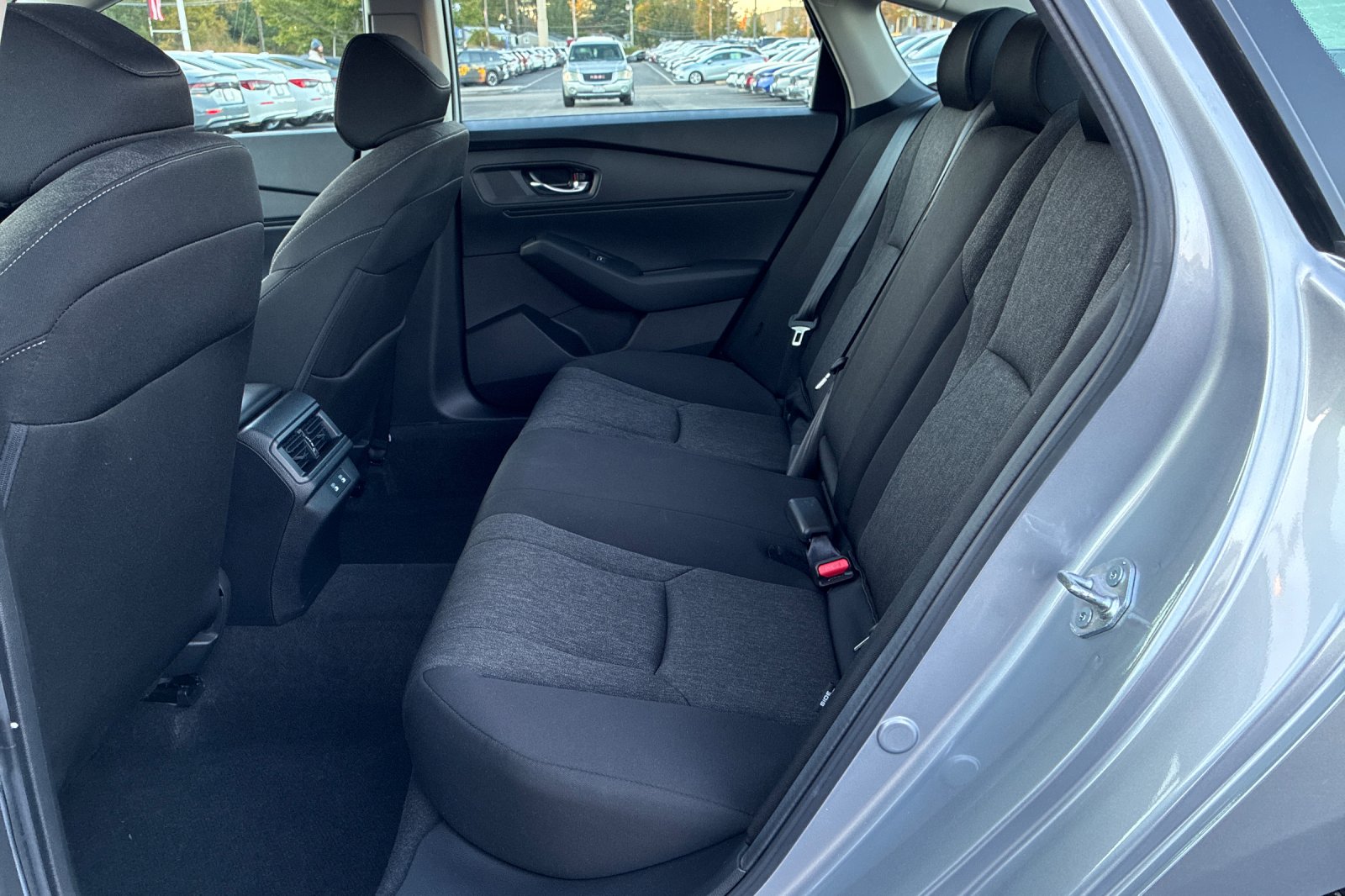 Used 2025 Solar Silver Metallic Honda SE image 15